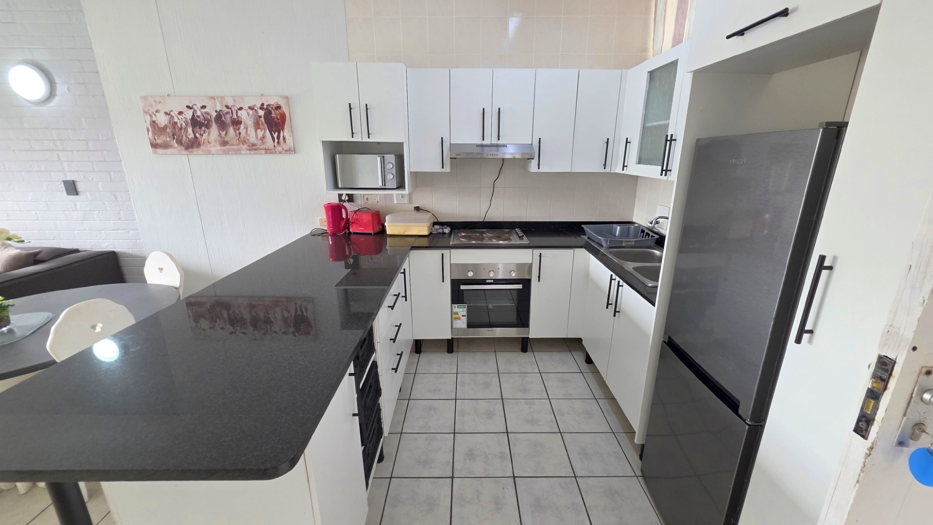 Beautiful 2 bedroom, 2 bathroom Beachfront Apartment For Sale in Margate, KwaZulu Natal