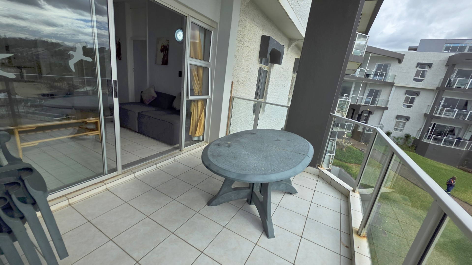 Beautiful 2 bedroom, 2 bathroom Beachfront Apartment For Sale in Margate, KwaZulu Natal