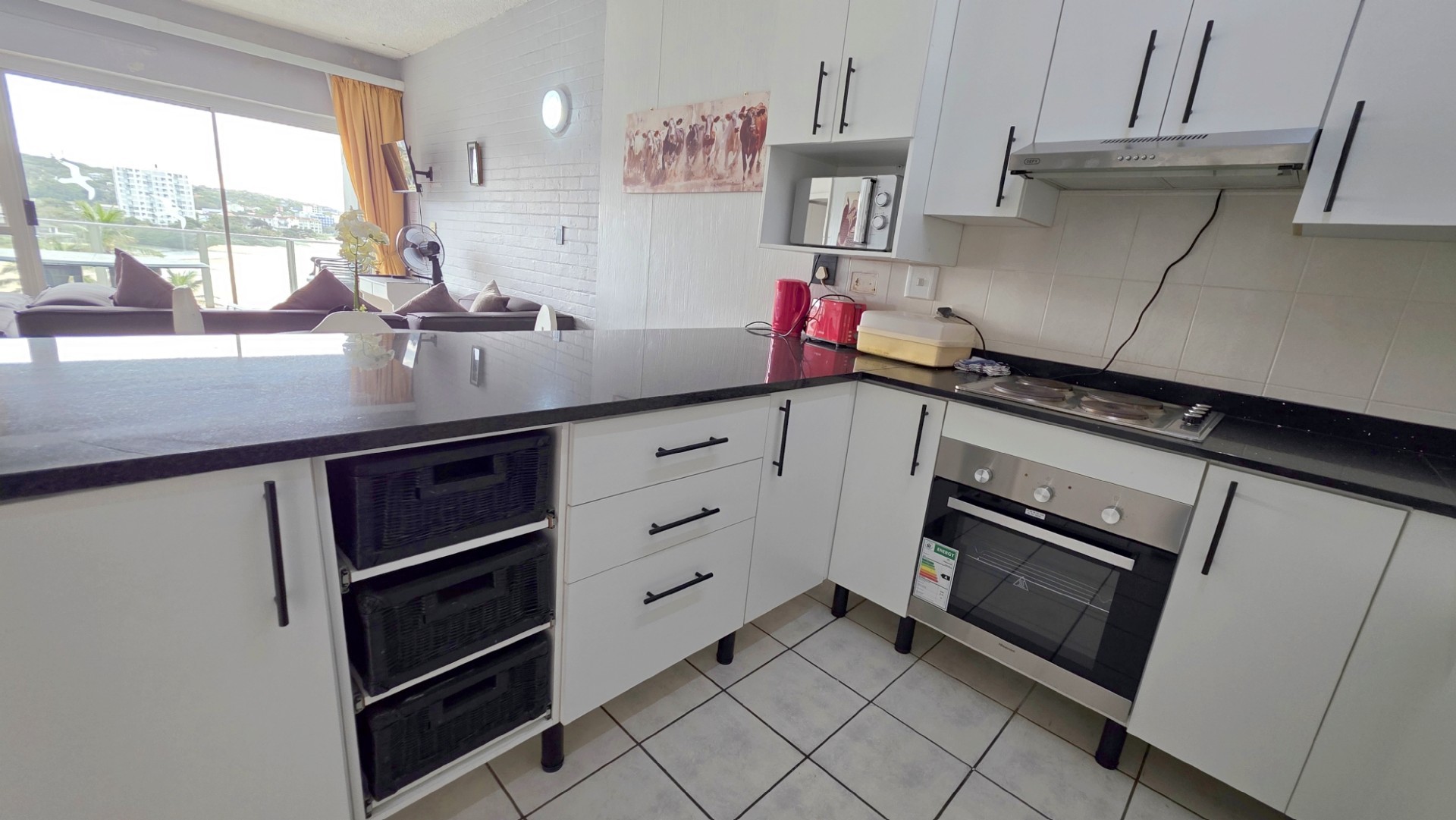 Beautiful 2 bedroom, 2 bathroom Beachfront Apartment For Sale in Margate, KwaZulu Natal