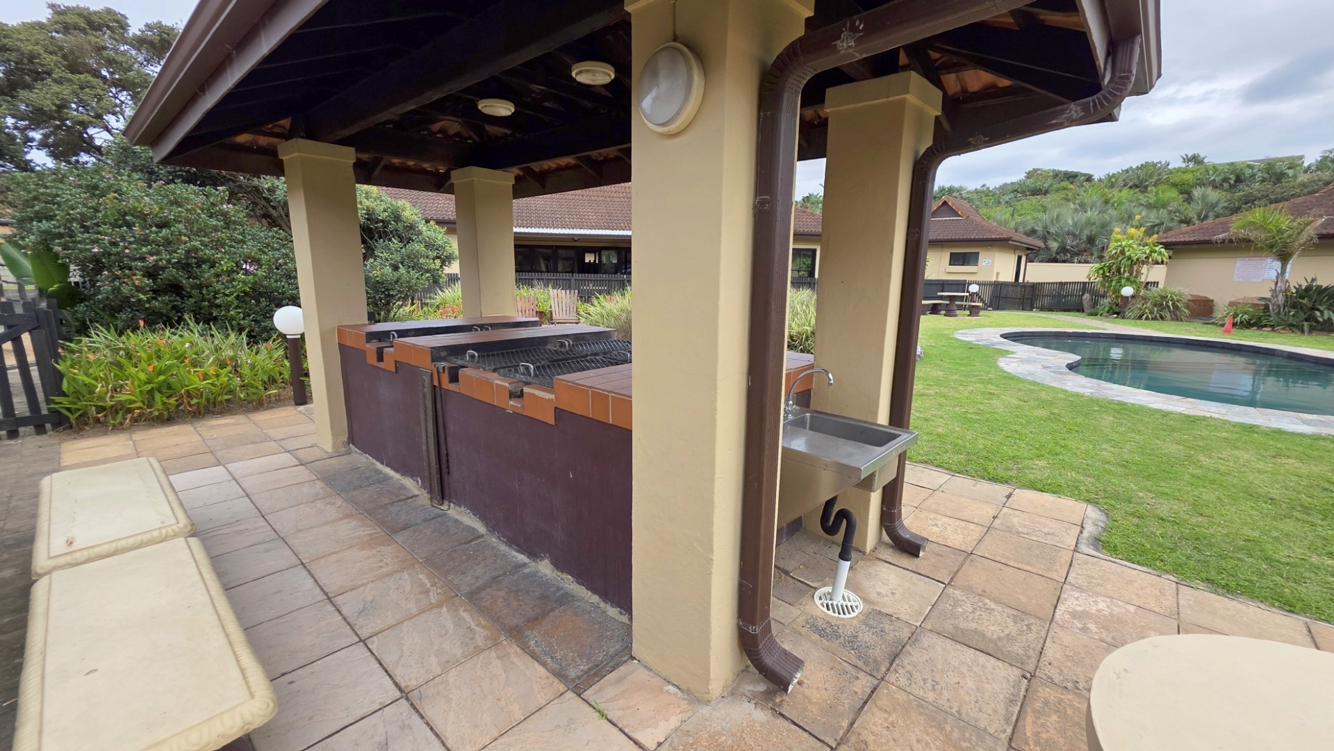 Spectacular 3 Bedroom. 2 Bathroom Beachfront Apartment For Sale in Pristine Complex in Shelly Beach