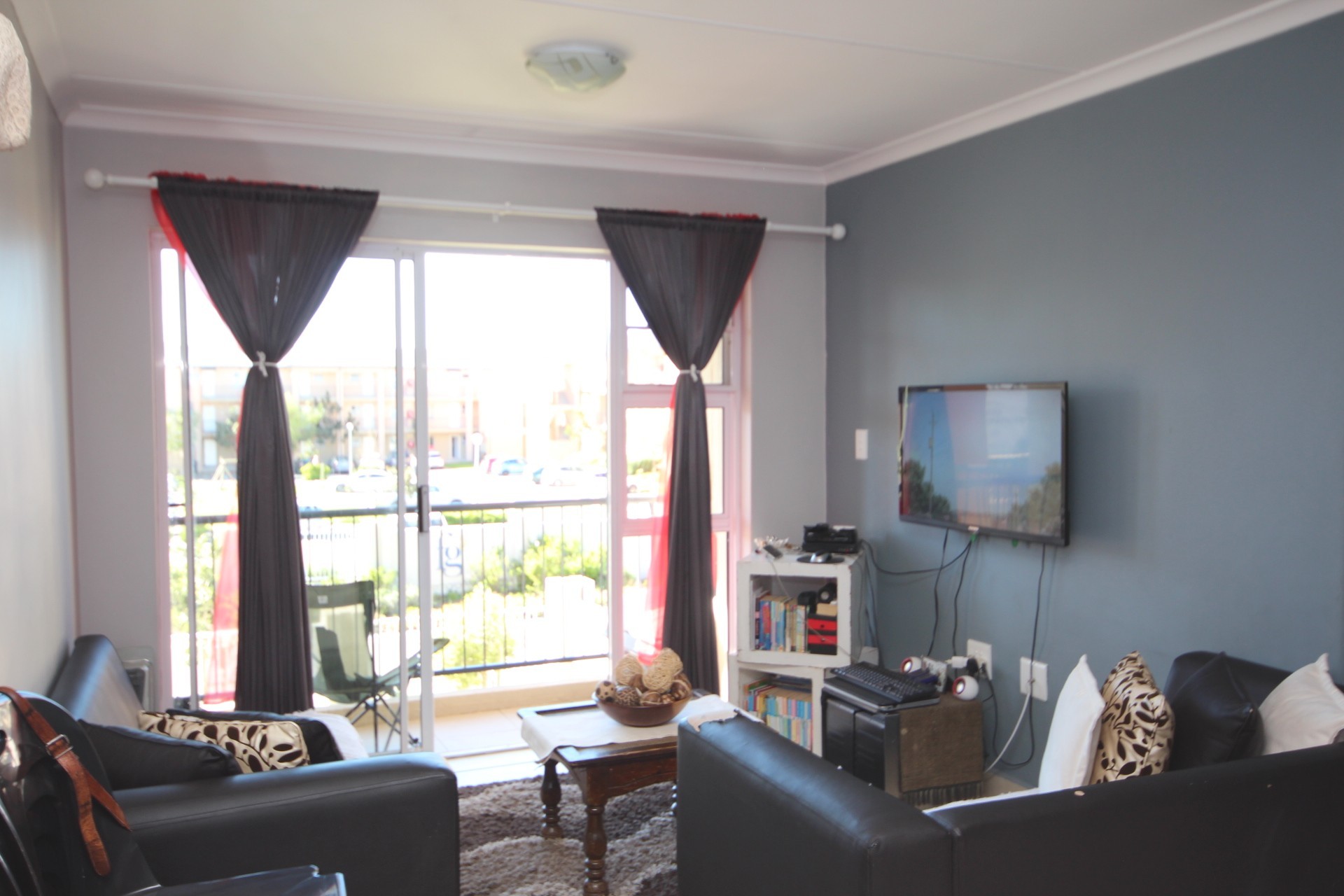 Spacious 2 Bedroom Corner Apartment for Sale in Buh-Rein Estate, Kraaifontein