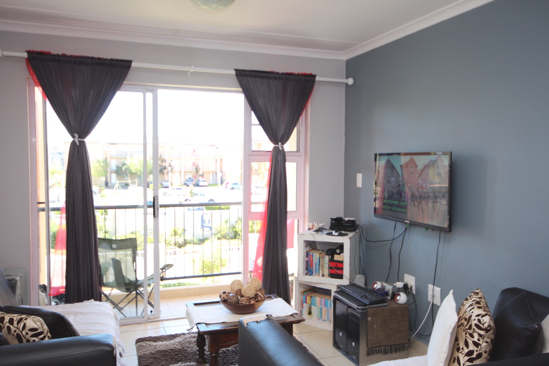 Spacious 2 Bedroom Corner Apartment for Sale in Buh-Rein Estate, Kraaifontein