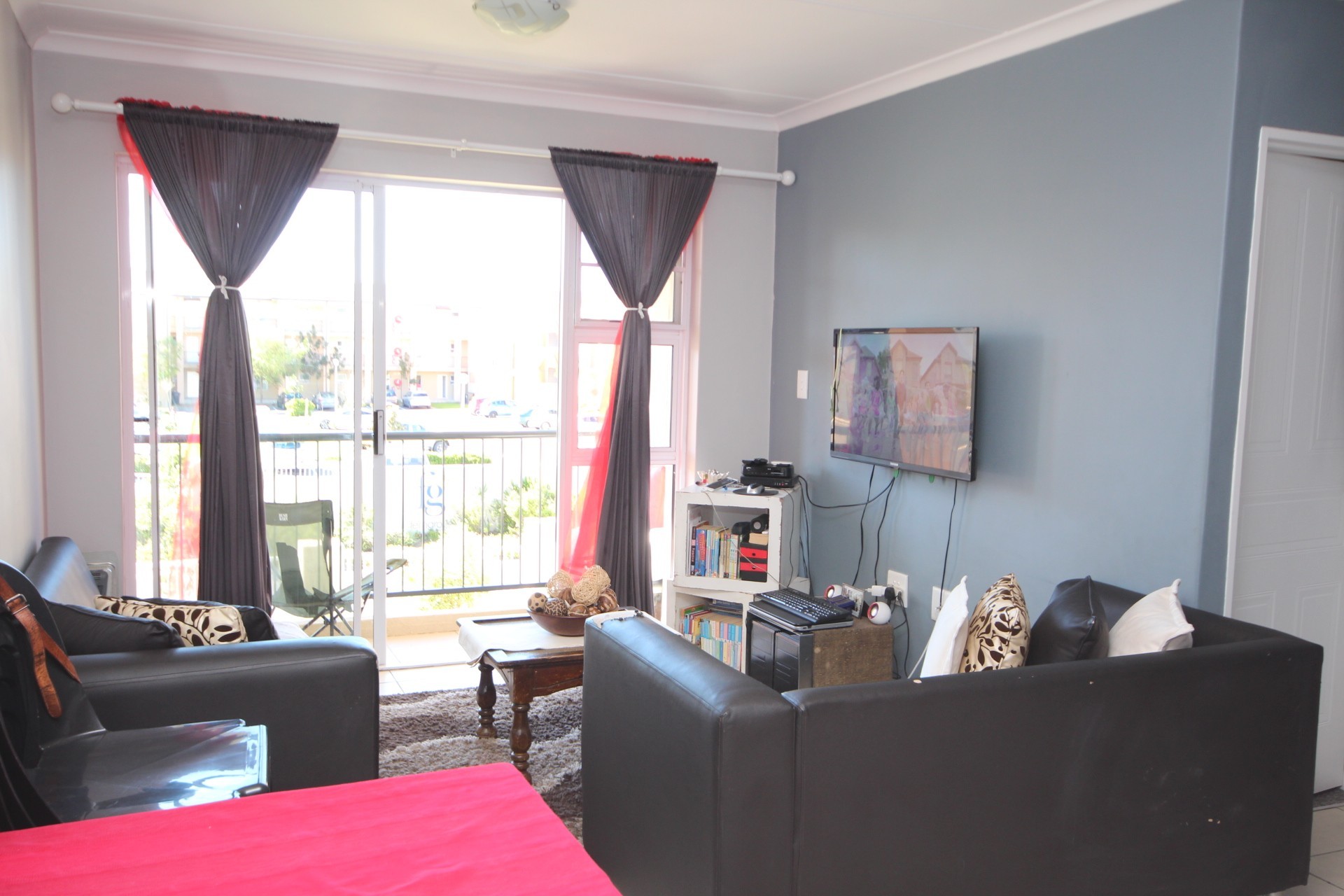 Spacious 2 Bedroom Corner Apartment for Sale in Buh-Rein Estate, Kraaifontein