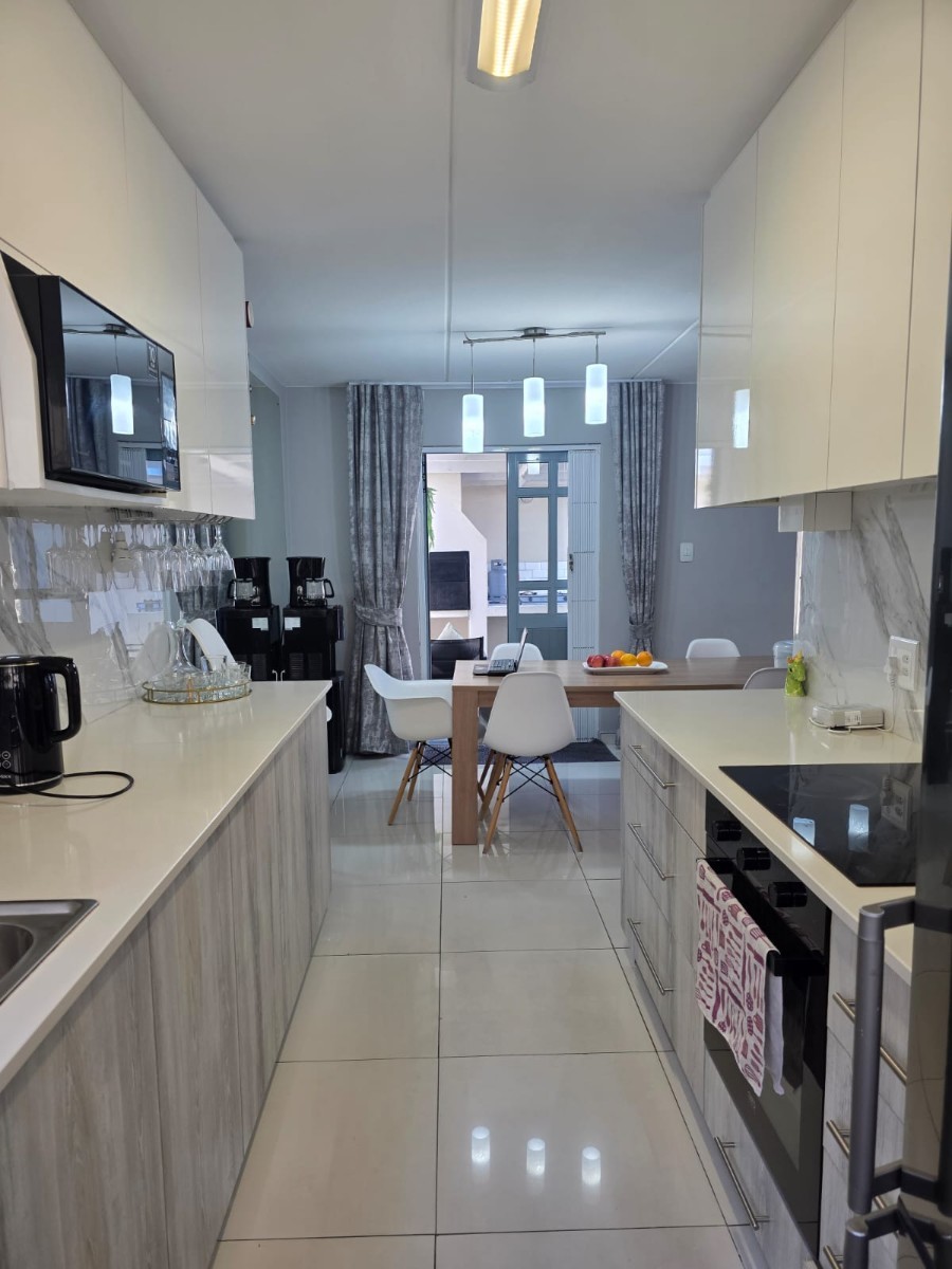 Townhouse at The Hamptons For Sale in Parklands, Blouberg