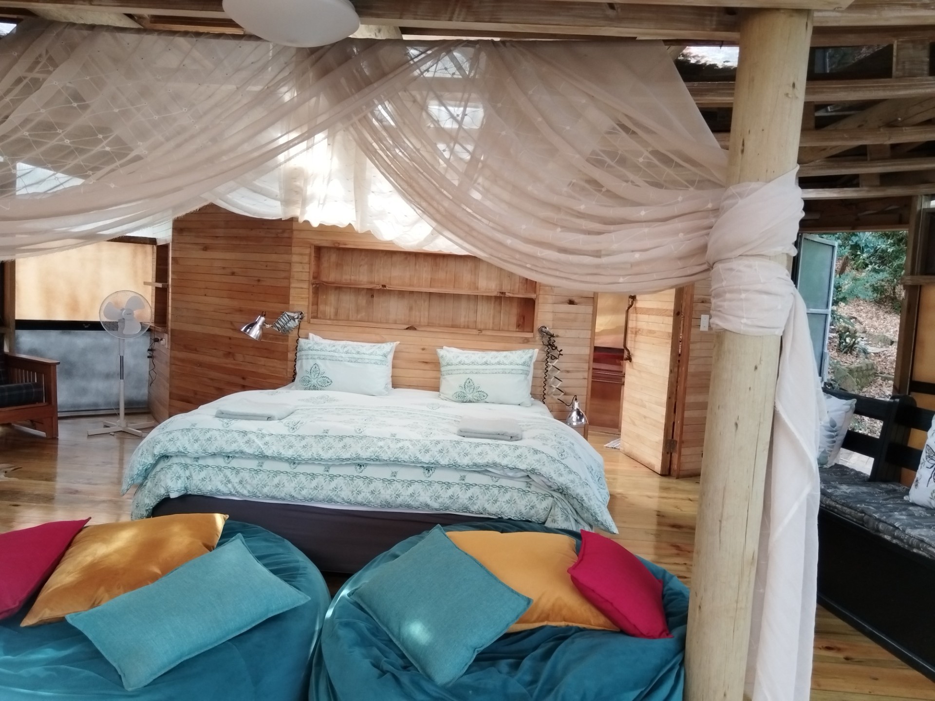 CHARMING INCOME GENERATING PROPERTY FOR SALE IN HOGSBACK
