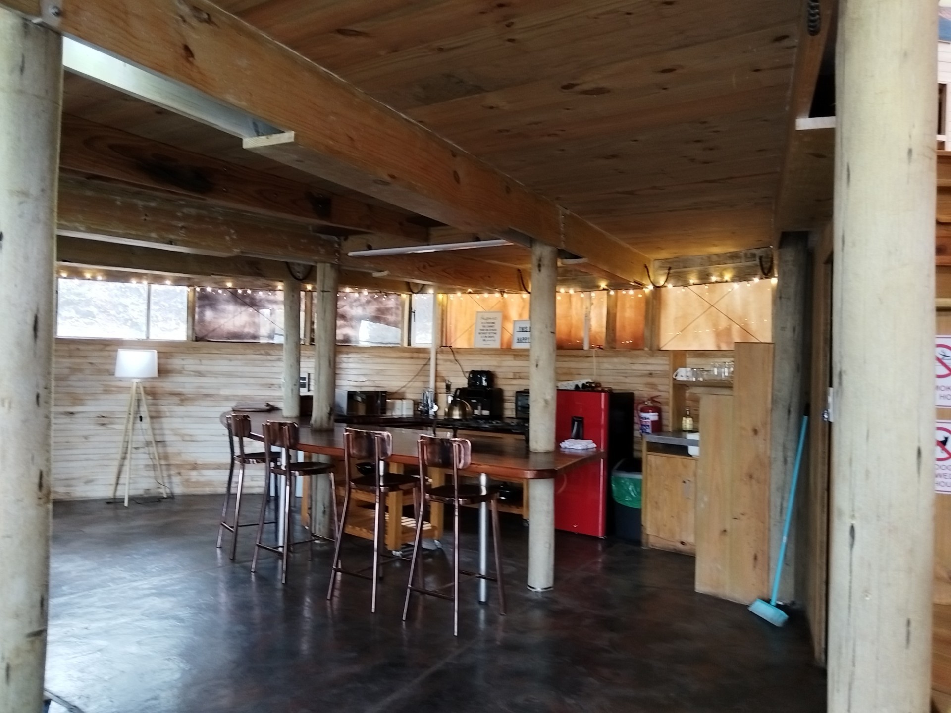 CHARMING INCOME GENERATING PROPERTY FOR SALE IN HOGSBACK