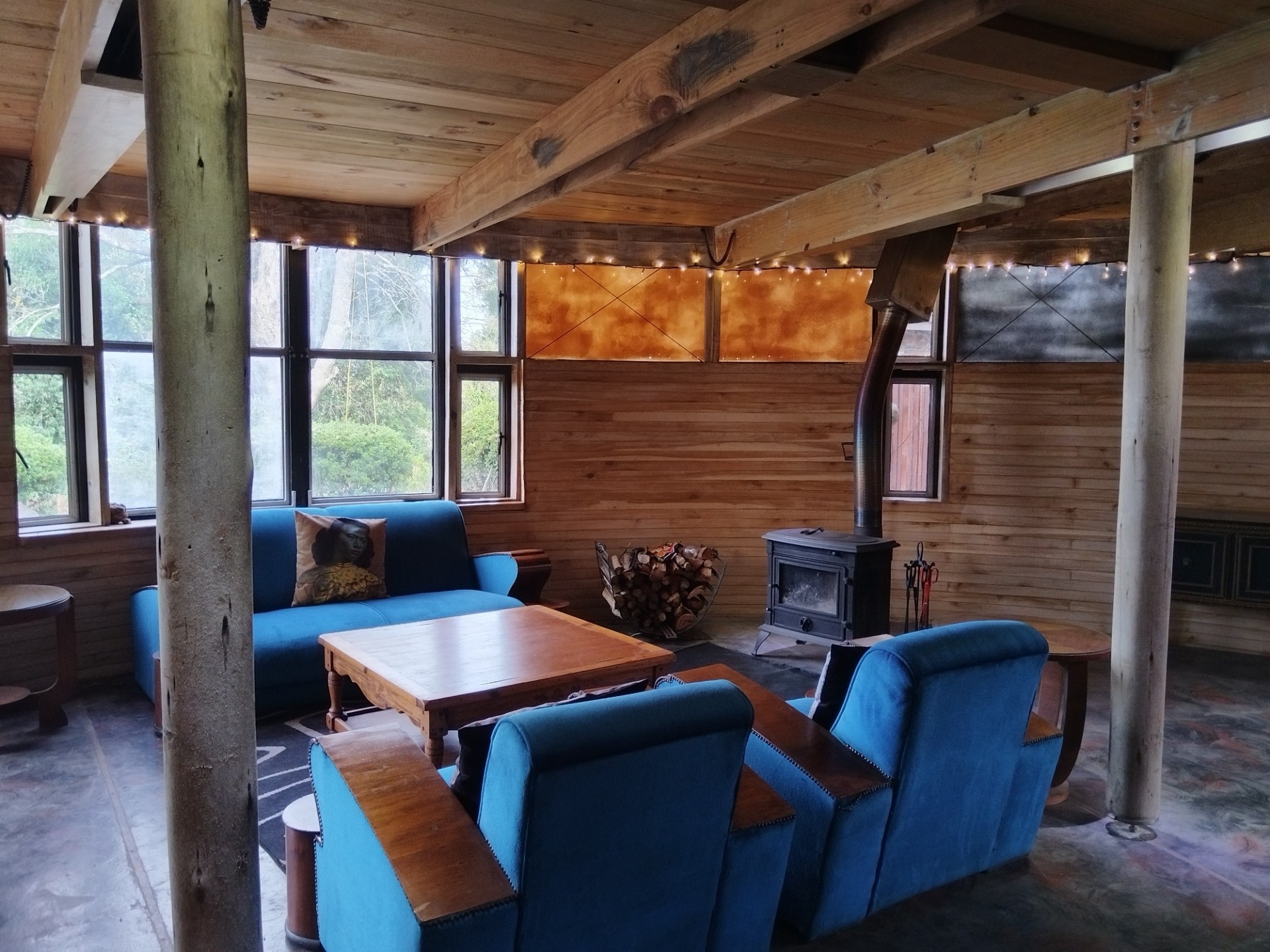 CHARMING INCOME GENERATING PROPERTY FOR SALE IN HOGSBACK