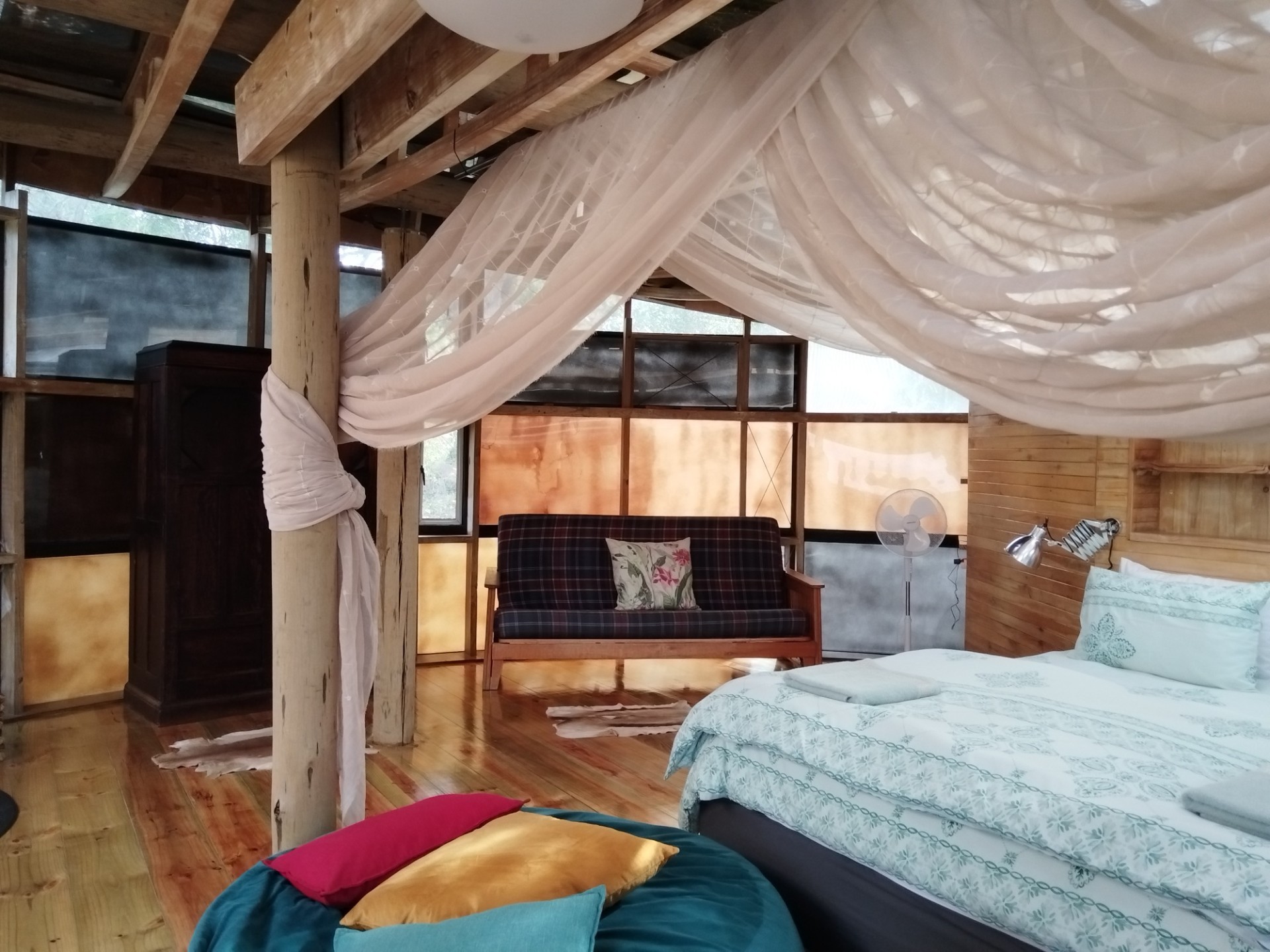 CHARMING INCOME GENERATING PROPERTY FOR SALE IN HOGSBACK