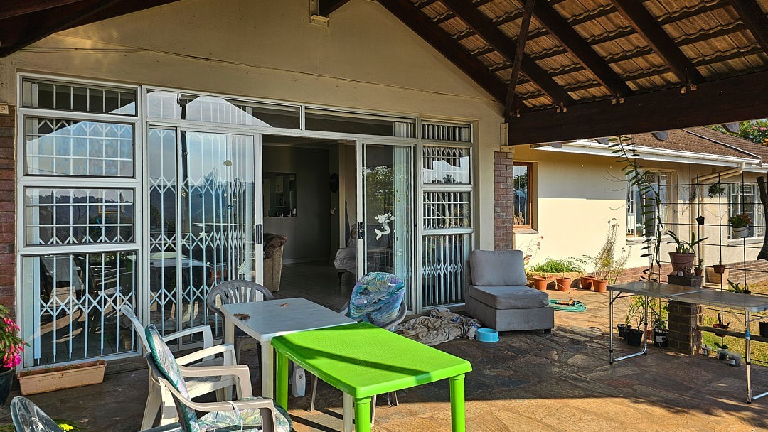 3 Bedroom , 3 Bathroom Family House with Flat