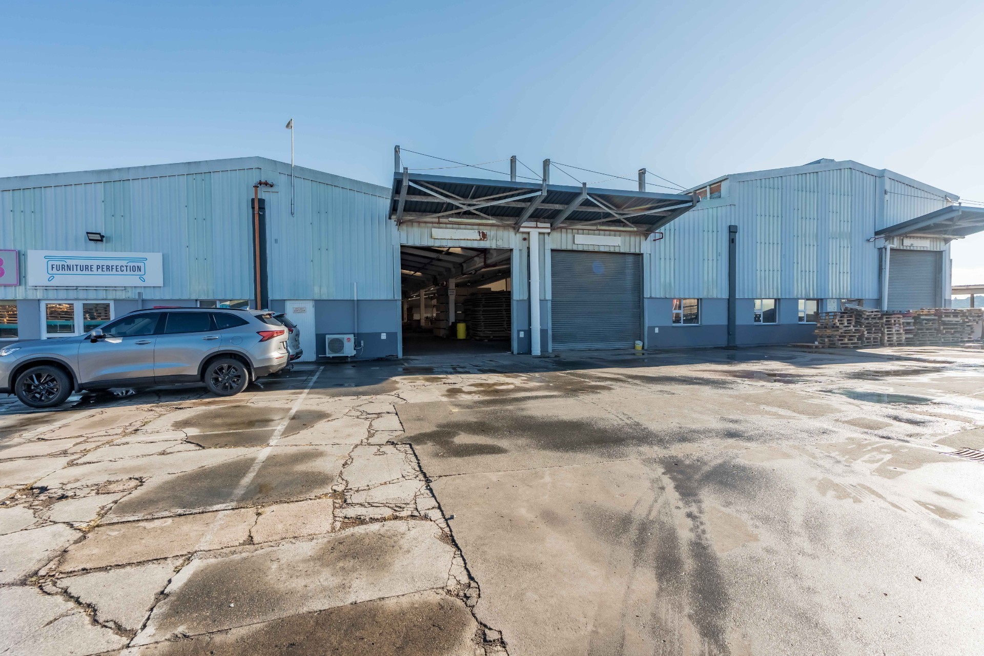 Warehouse For Sale in New Germany, Pinetown, KwaZulu Natal