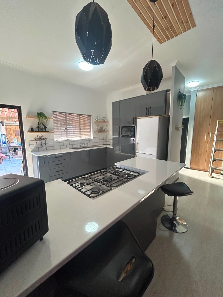 4 Bedroom house ideal for student accomodations in Goodwood.