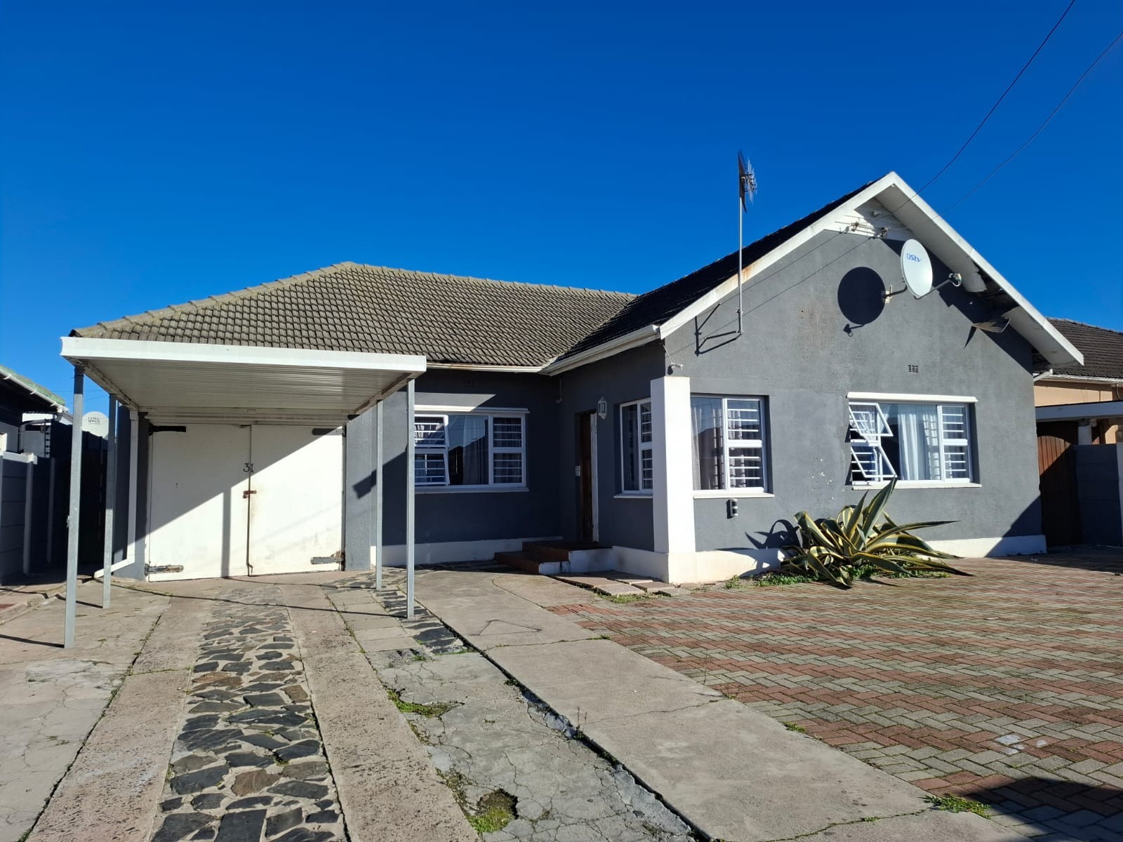 4 Bedroom house ideal for student accomodations in Goodwood.