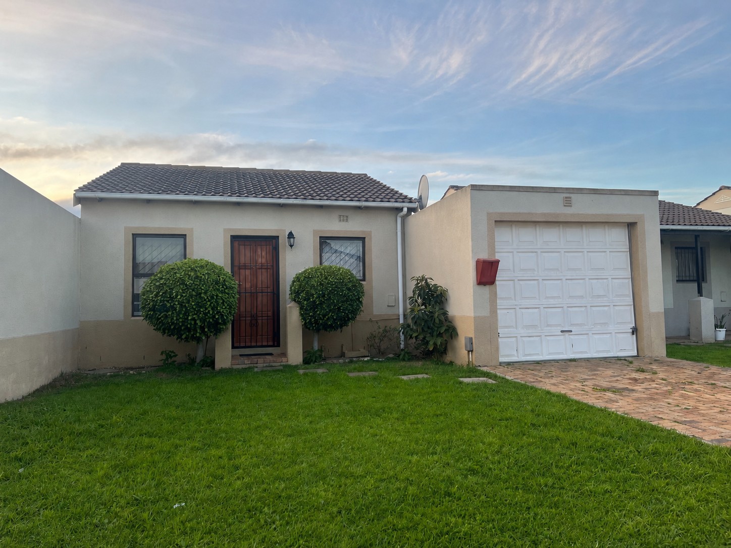House for sale in Victoria Park, Somerset West, 80 m²