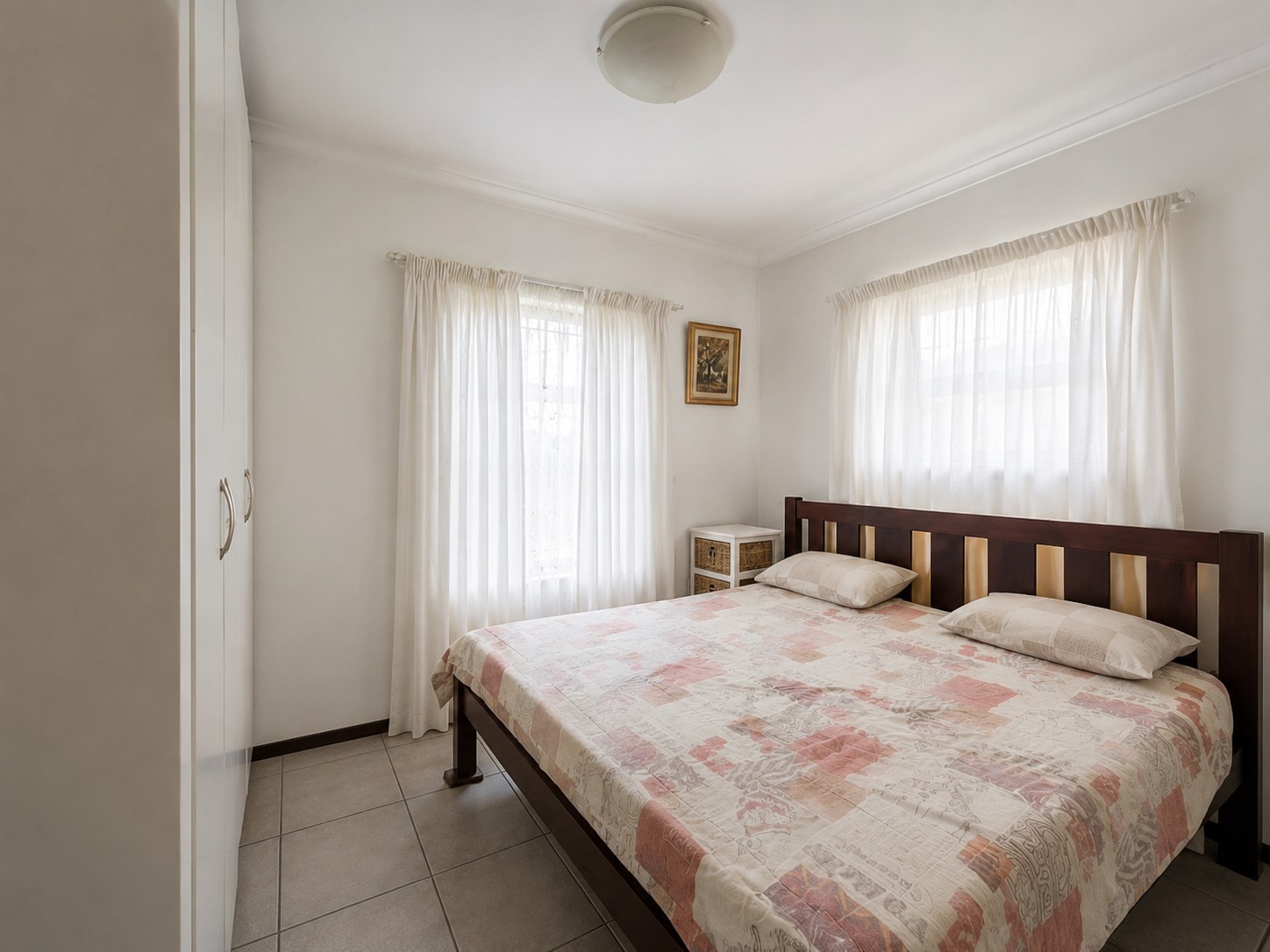House For Sale in Victoria Park, Somerset West
