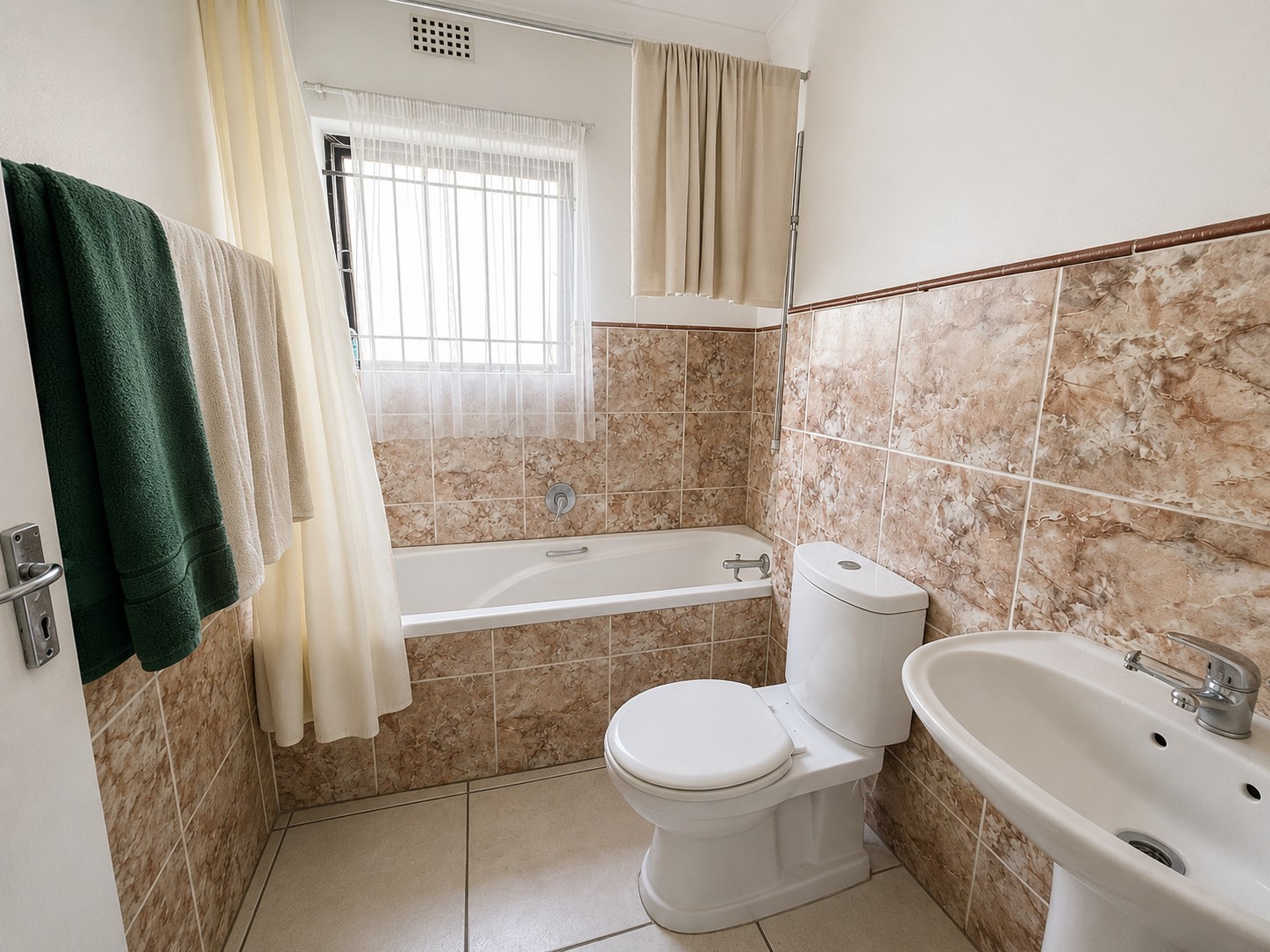House For Sale in Victoria Park, Somerset West