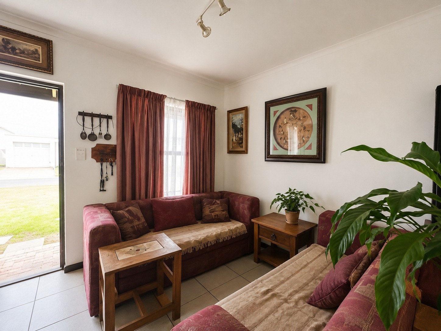 House For Sale in Victoria Park, Somerset West