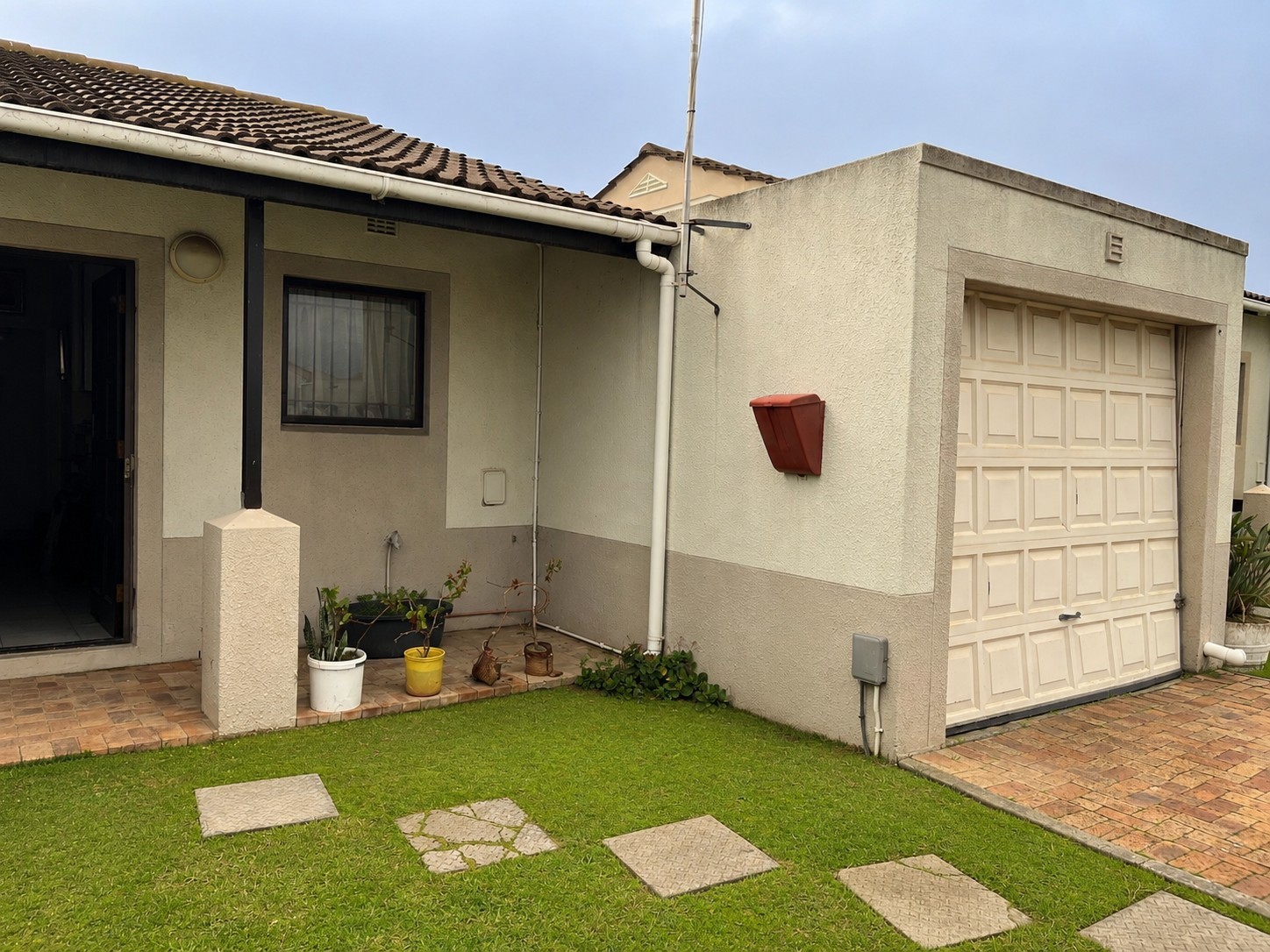 House For Sale in Victoria Park, Somerset West