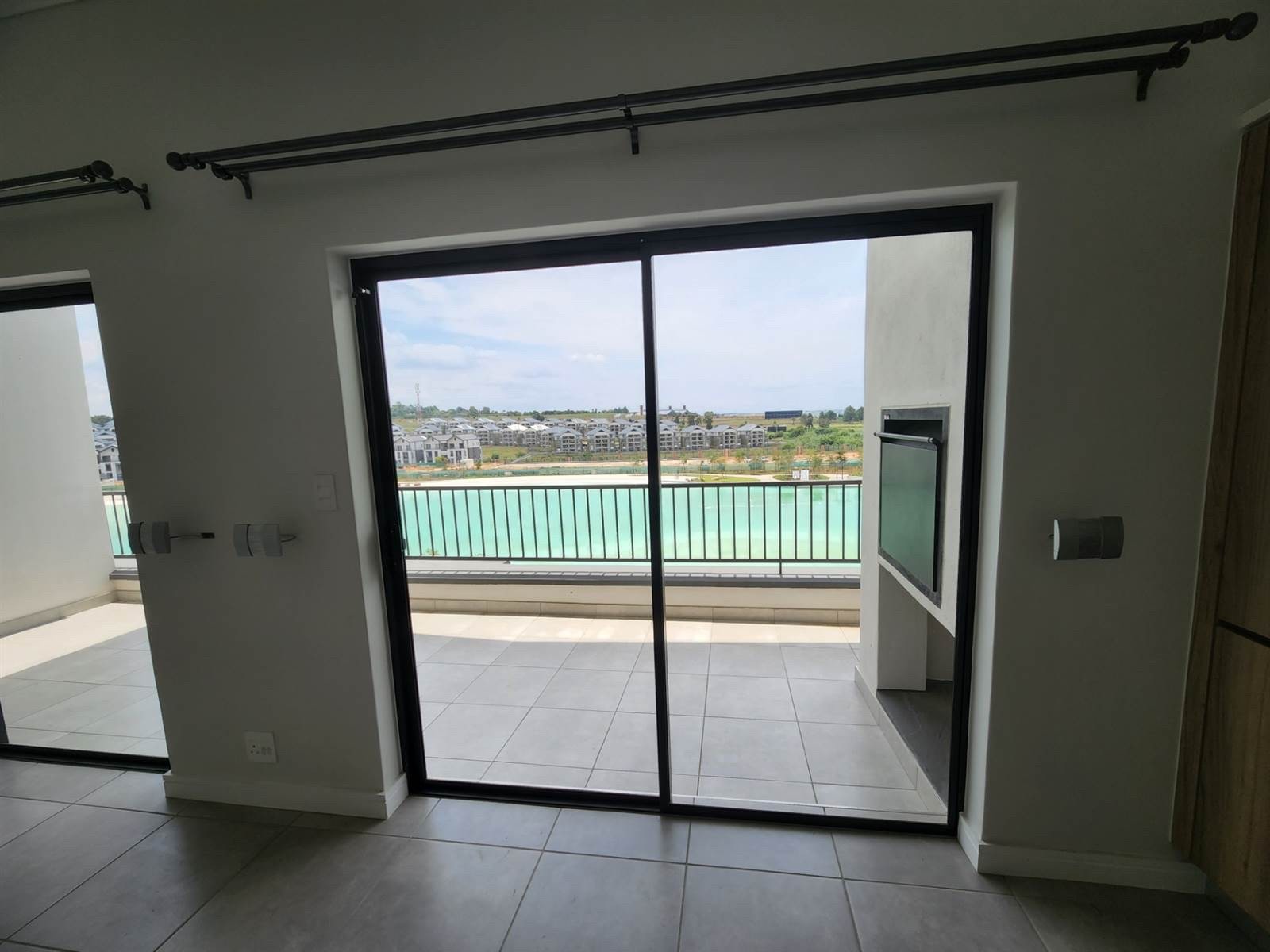 Apartment To Rent in Waterfall, Midrand