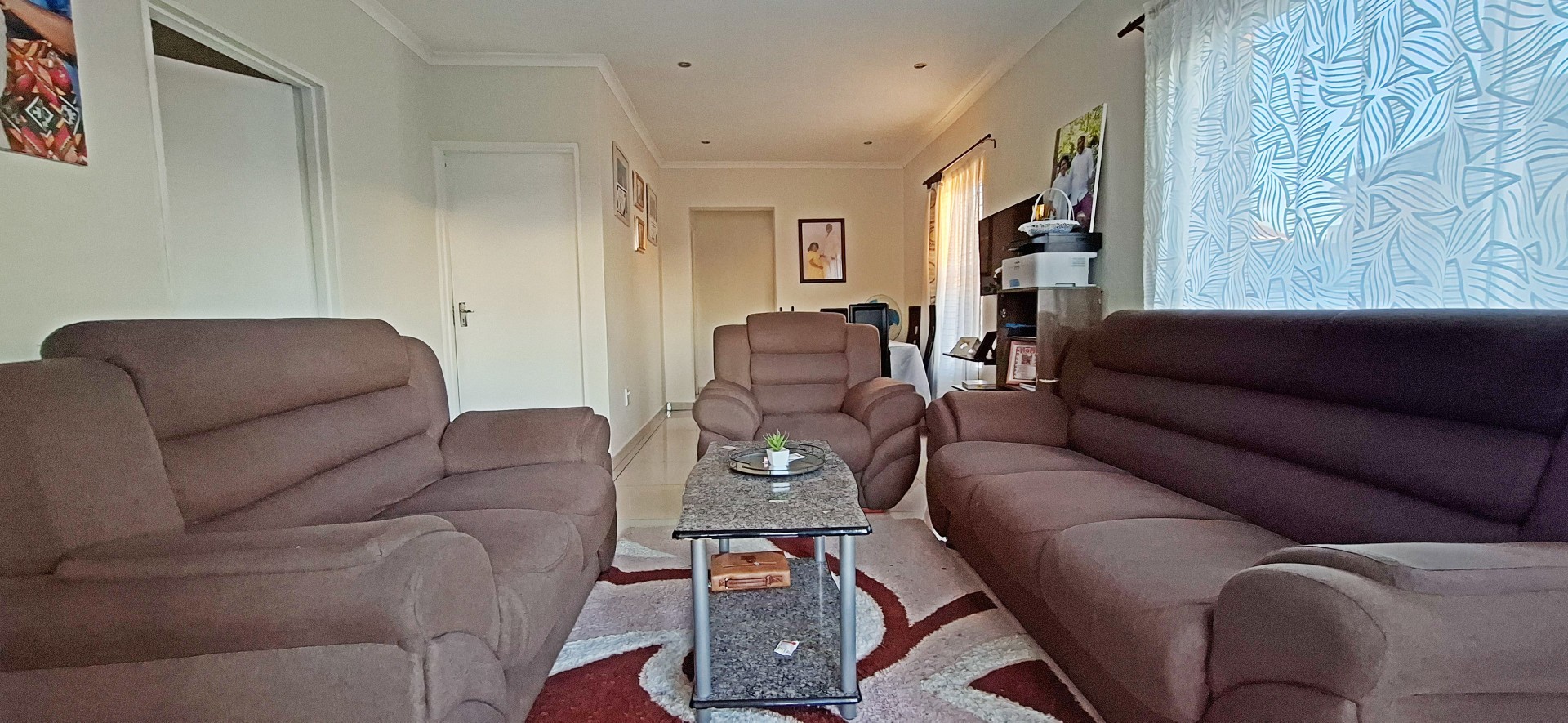 Spacious 3 Bedroom house with a batchelor apartment