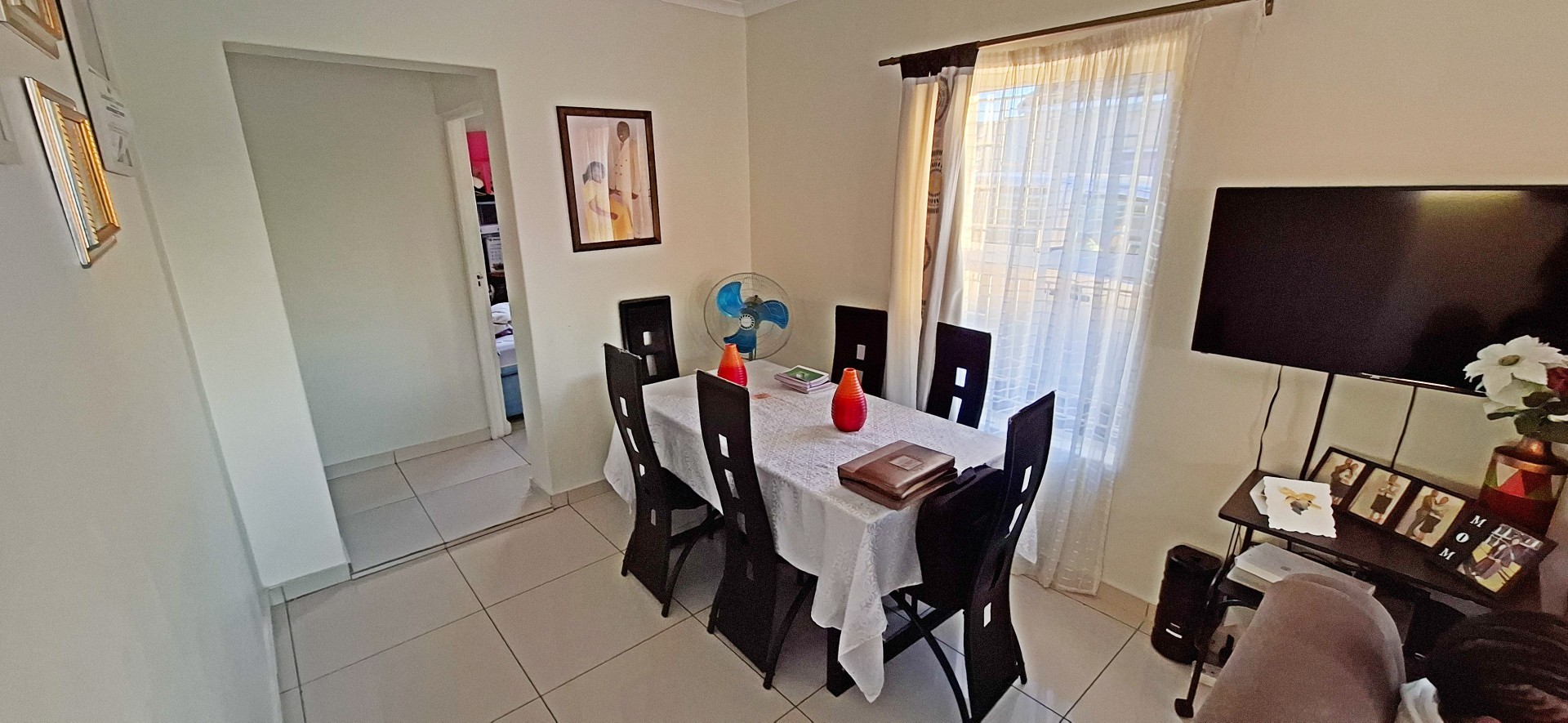 Spacious 3 Bedroom house with a batchelor apartment