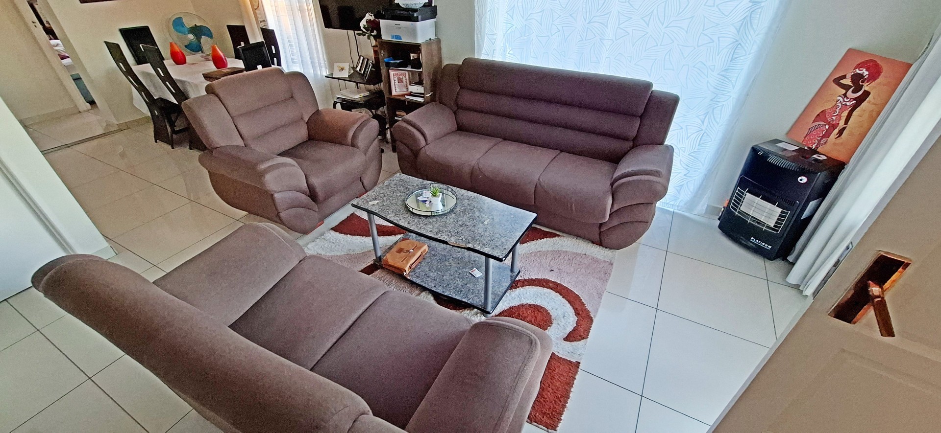 Spacious 3 Bedroom house with a batchelor apartment