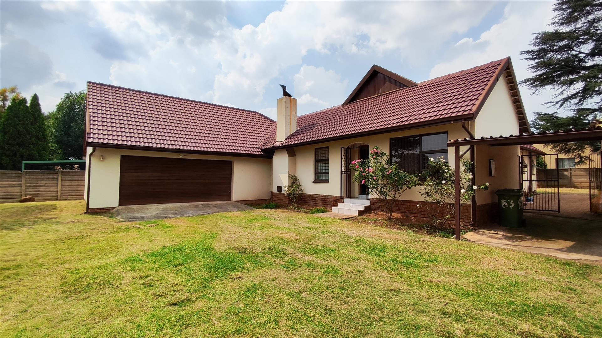 House For Sale in Brackendowns, Alberton
