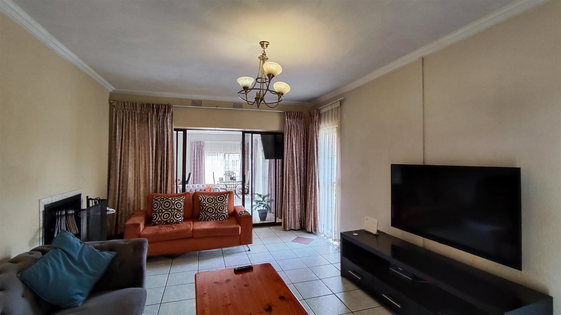 House For Sale in Brackendowns, Alberton
