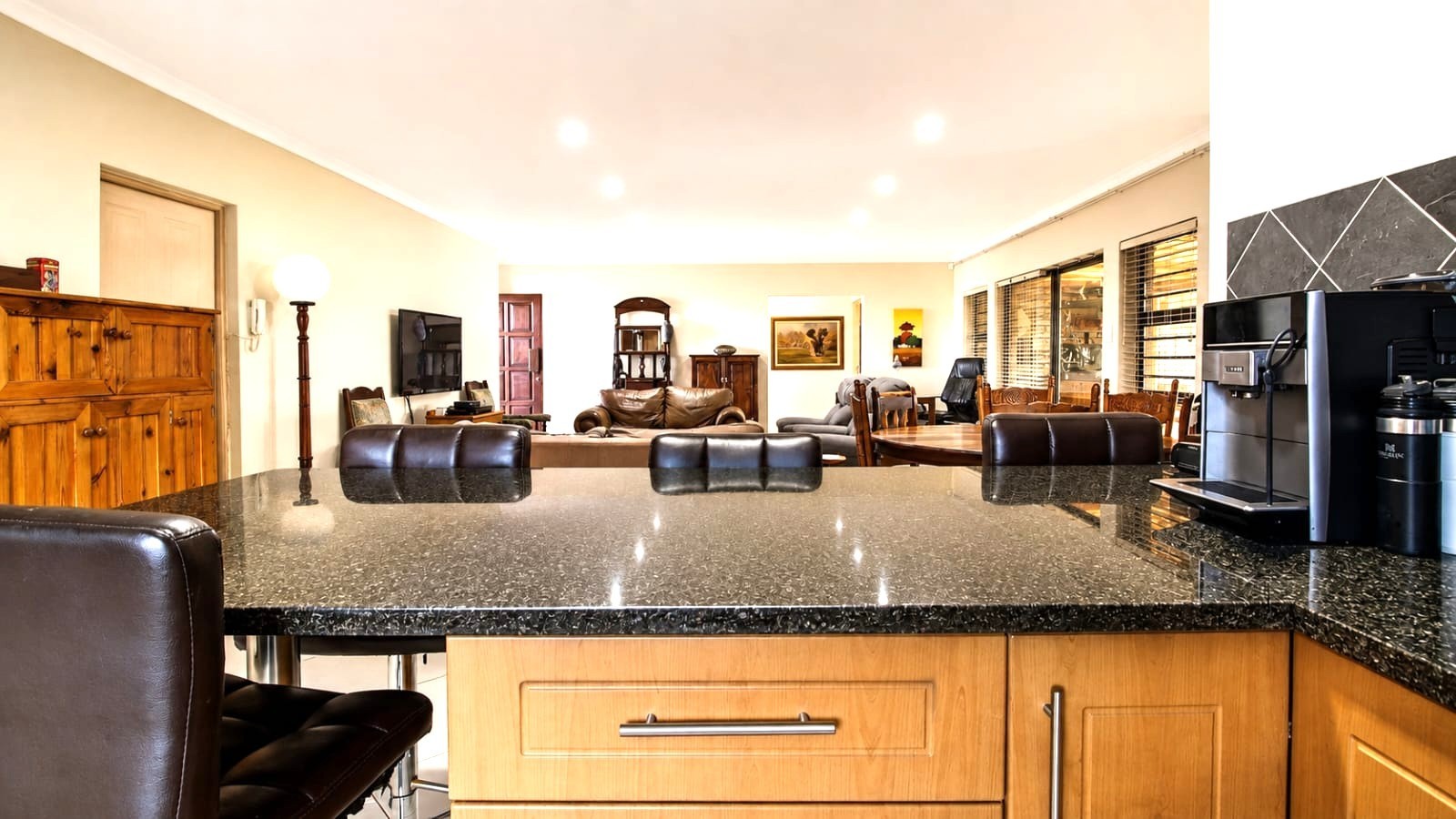 House for sale in Noorsekloof, Jeffreys Bay, 242 m²