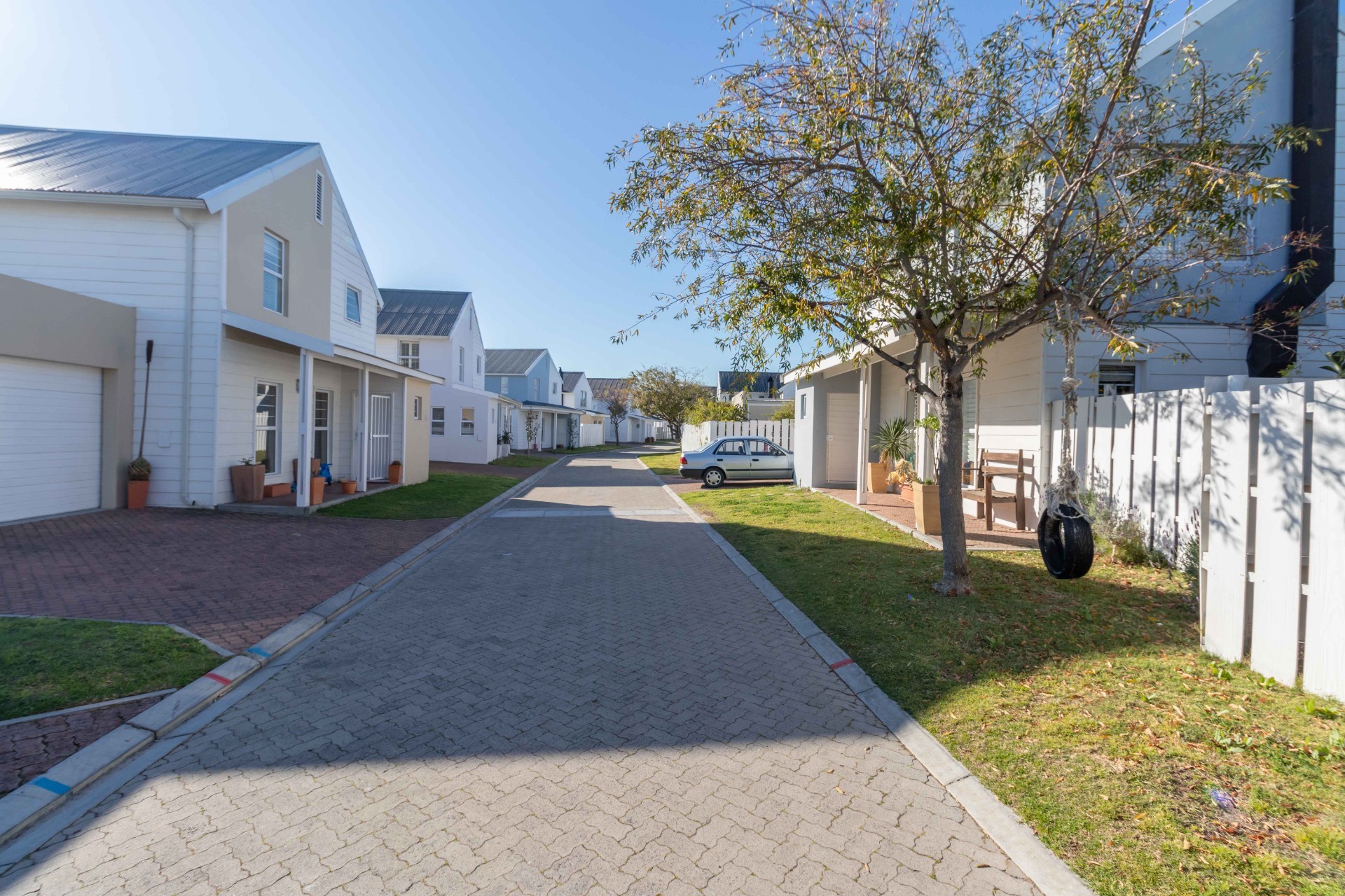 Pet Friendly Family Home in Sought-After Coral Grove Estate