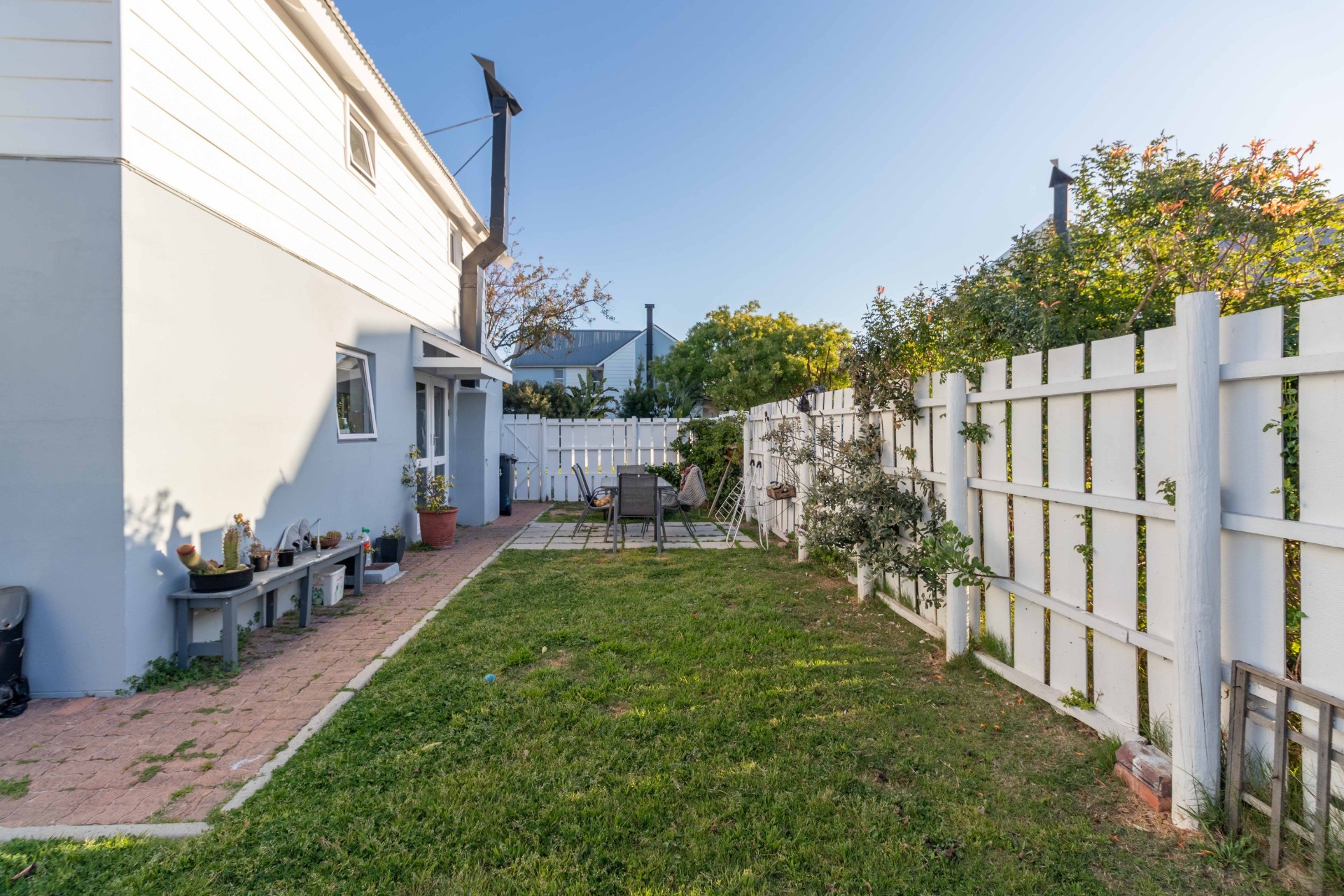 Pet Friendly Family Home in Sought-After Coral Grove Estate