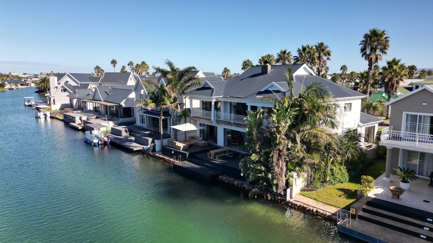 House For Sale in Marina Martinique, Jeffreys Bay