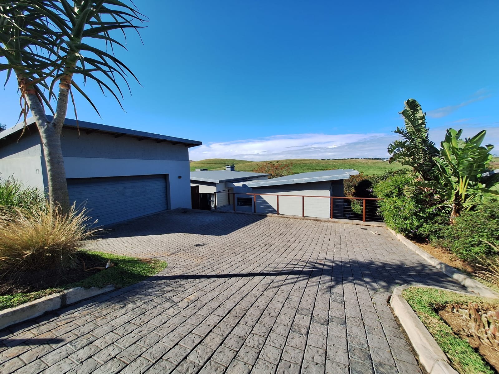 Spacious and Well Designed 4 Bedroom Home in Palm Lakes Estate