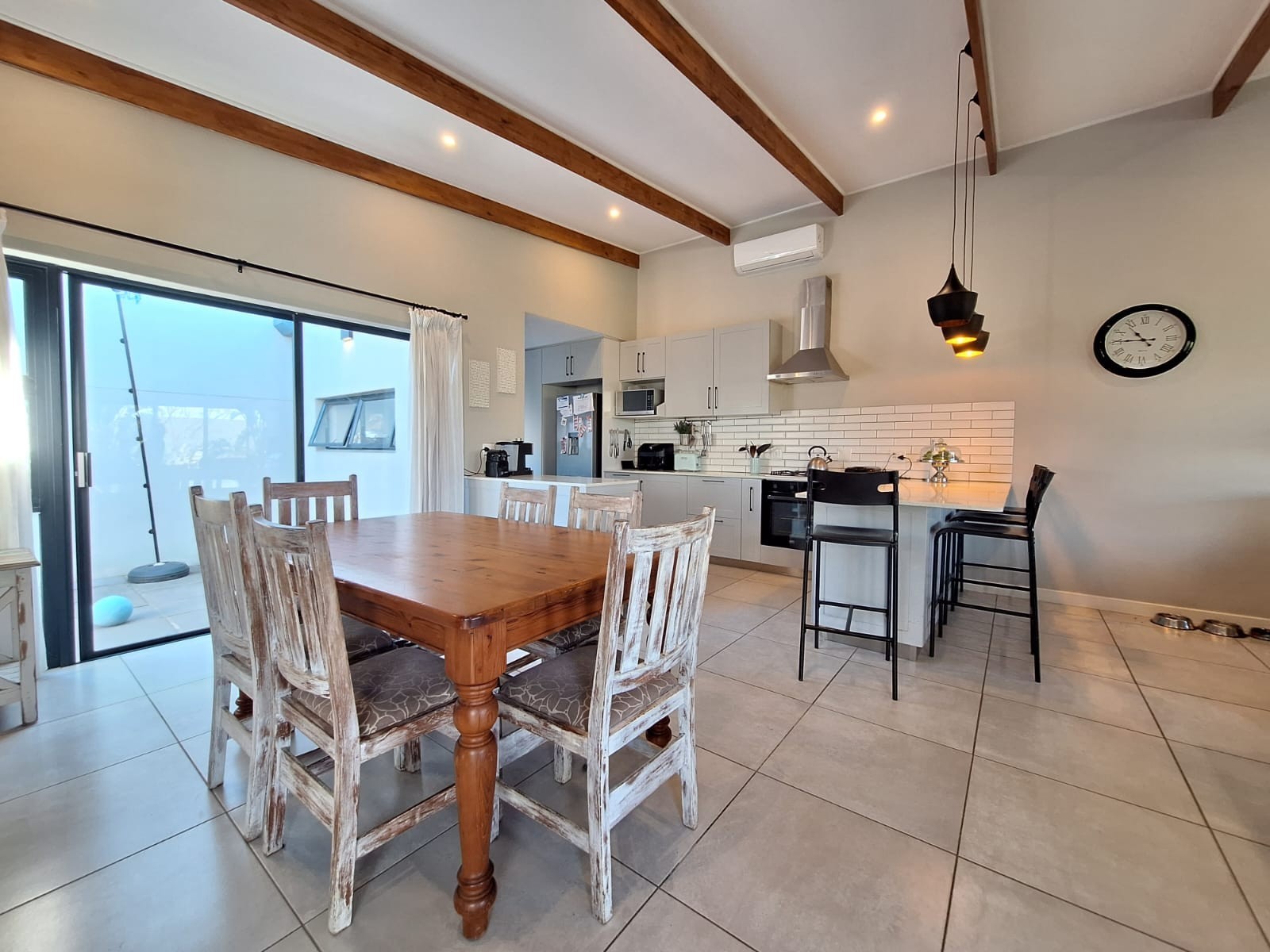 Spacious and Well Designed 4 Bedroom Home in Palm Lakes Estate