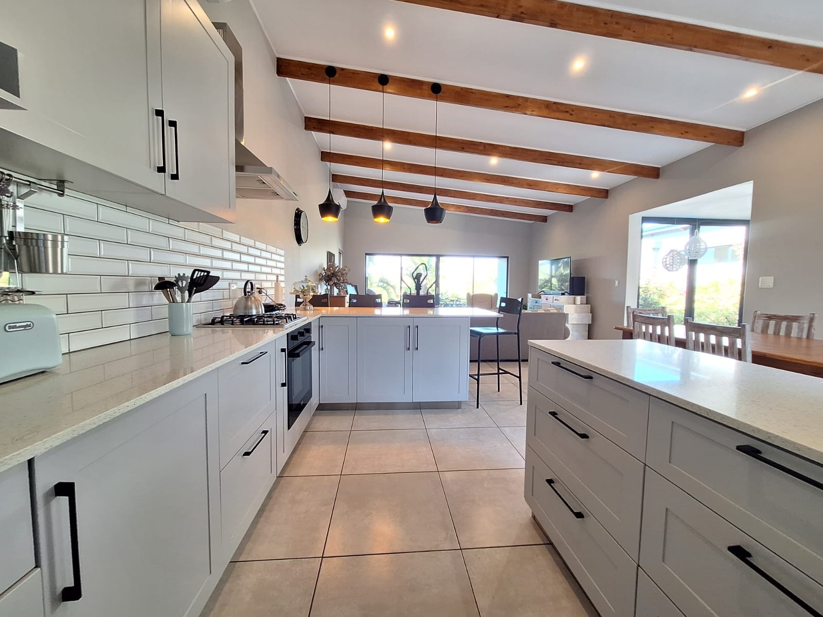 Spacious and Well Designed 4 Bedroom Home in Palm Lakes Estate