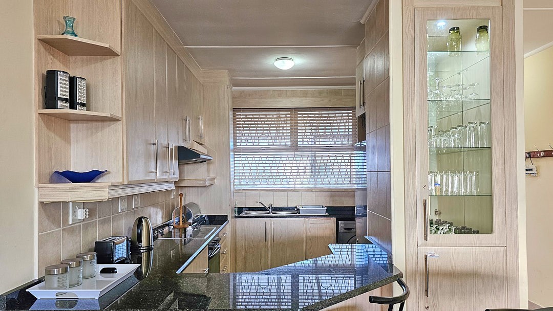 2 Bedroom Beachfront Bliss, Stunning Sea Views