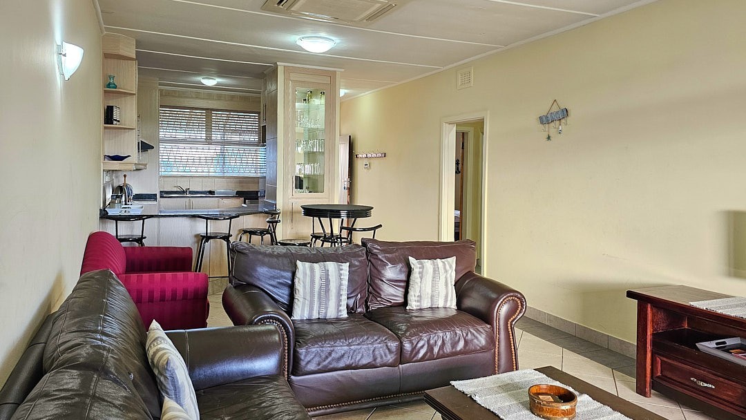 2 Bedroom Beachfront Bliss, Stunning Sea Views