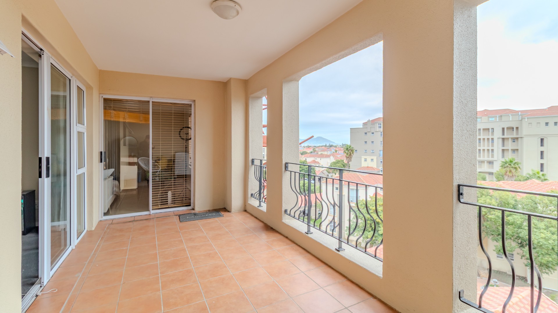 Stylish, Secure and Convenient Century City Living 2