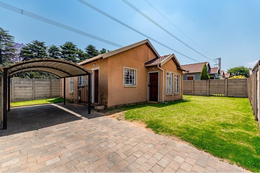 Exclusive 3-Bedroom Cluster Home in Secure Estate | Ideal for Professionals