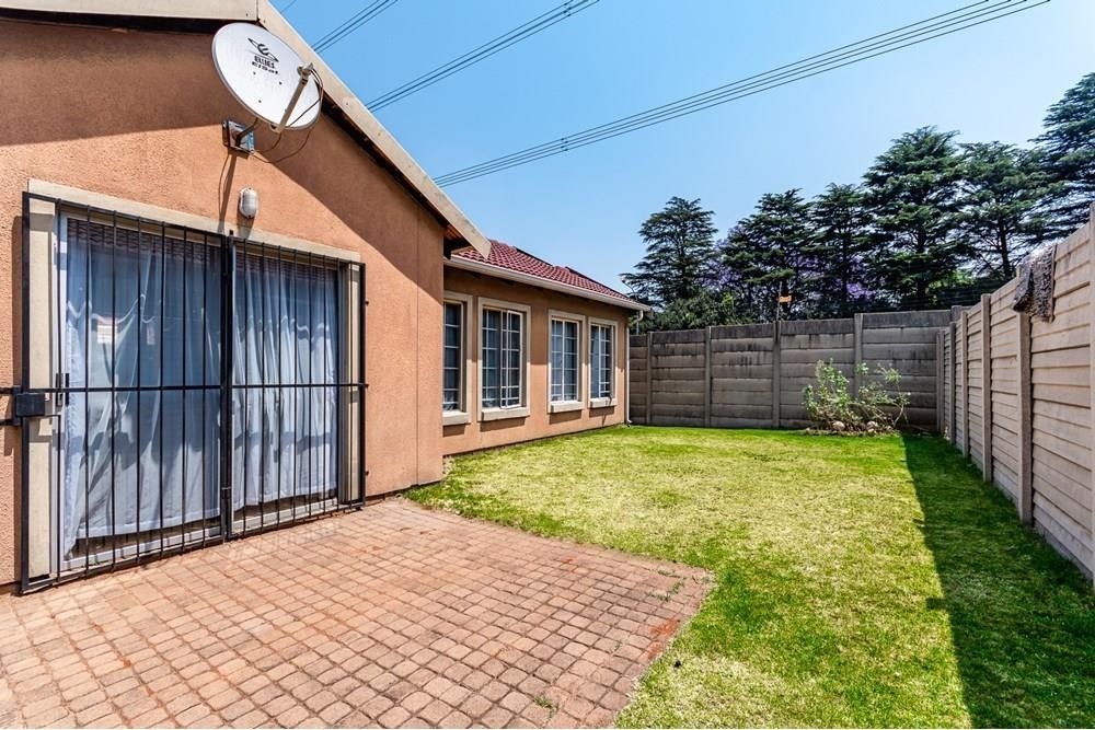 Exclusive 3-Bedroom Cluster Home in Secure Estate | Ideal for Professionals