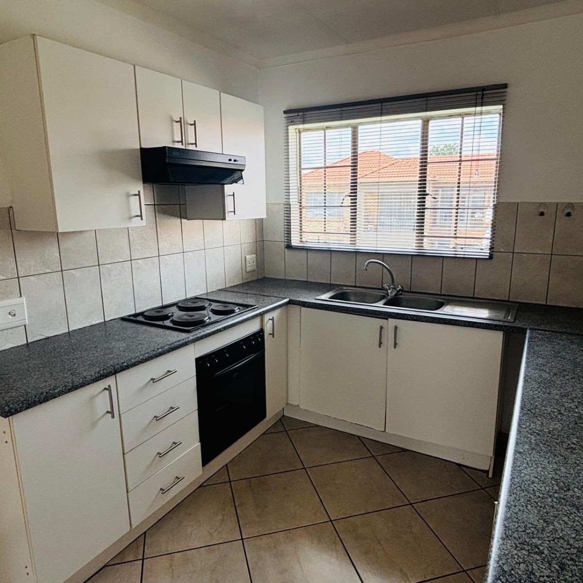 Apartment For Sale in Sylviavale, Vanderbijlpark