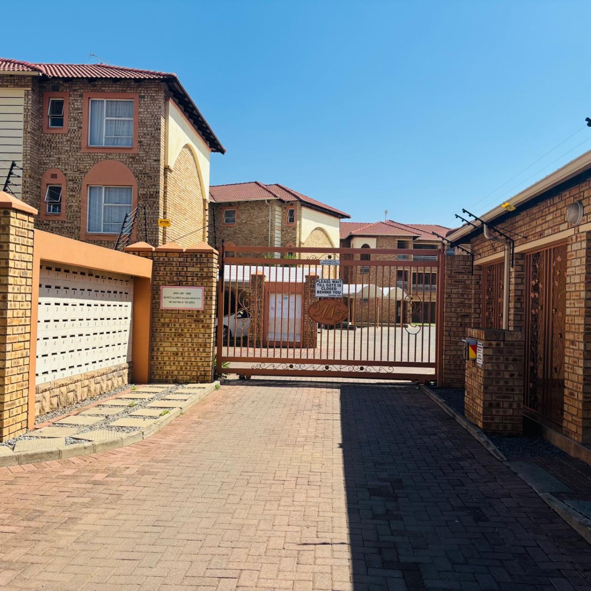 Apartment For Sale in Vanderbijlpark SE 2, Vanderbijlpark SE, Vanderbijlpark