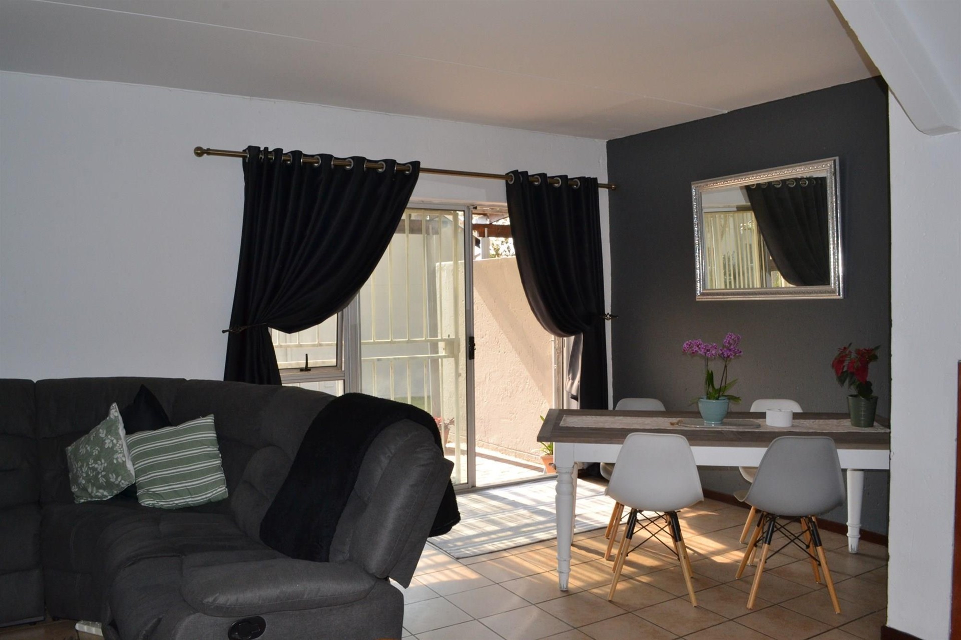 Stunning 2 Bedroom 2 Bathroom Duplex Townhouse in Aloe Place to Rent