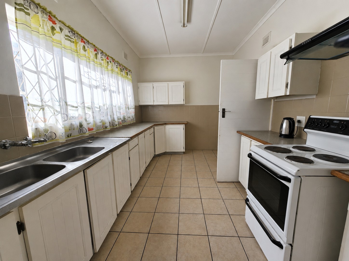 Loads of possibilities in this Meerensee home