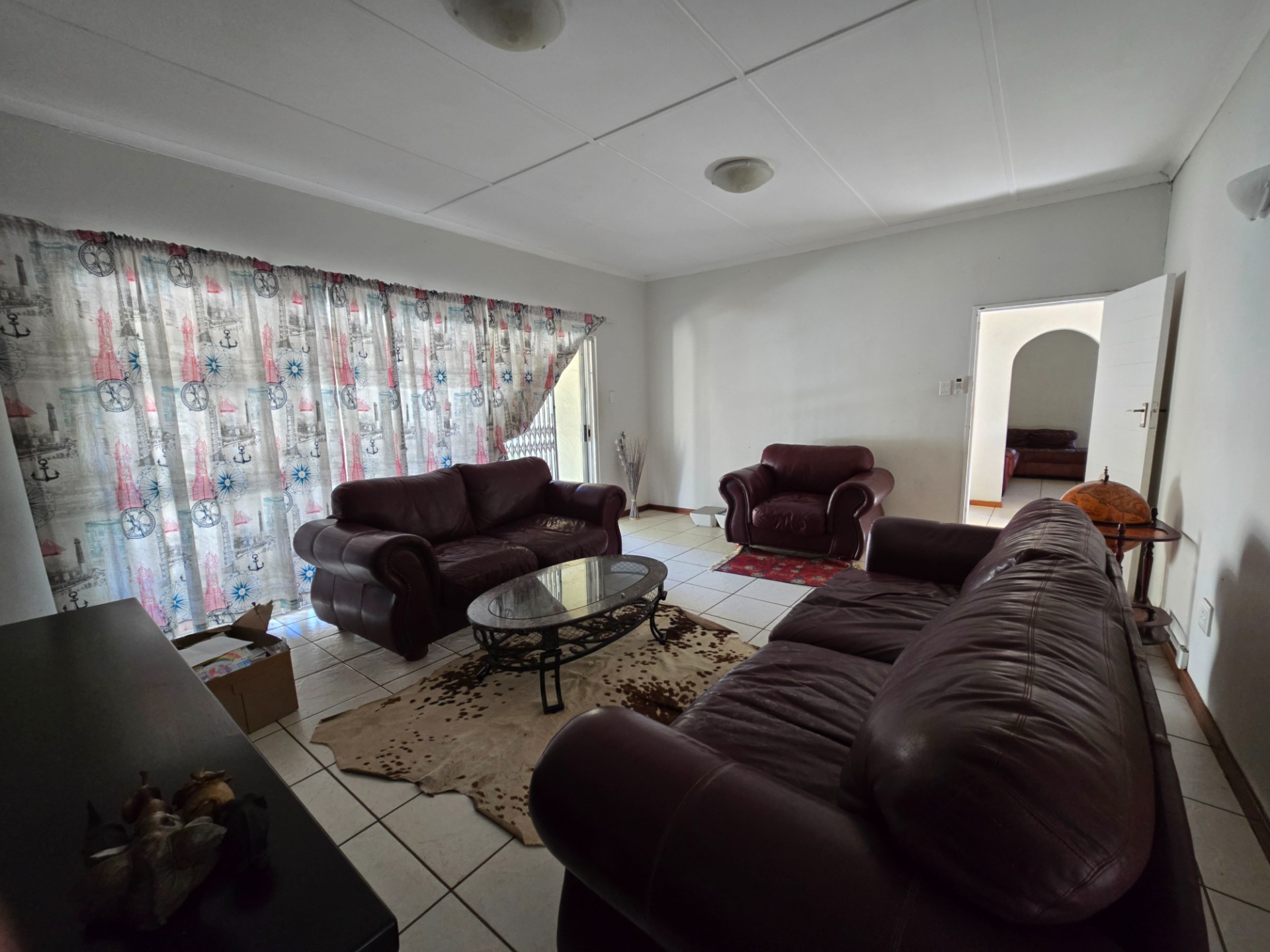 Loads of possibilities in this Meerensee home