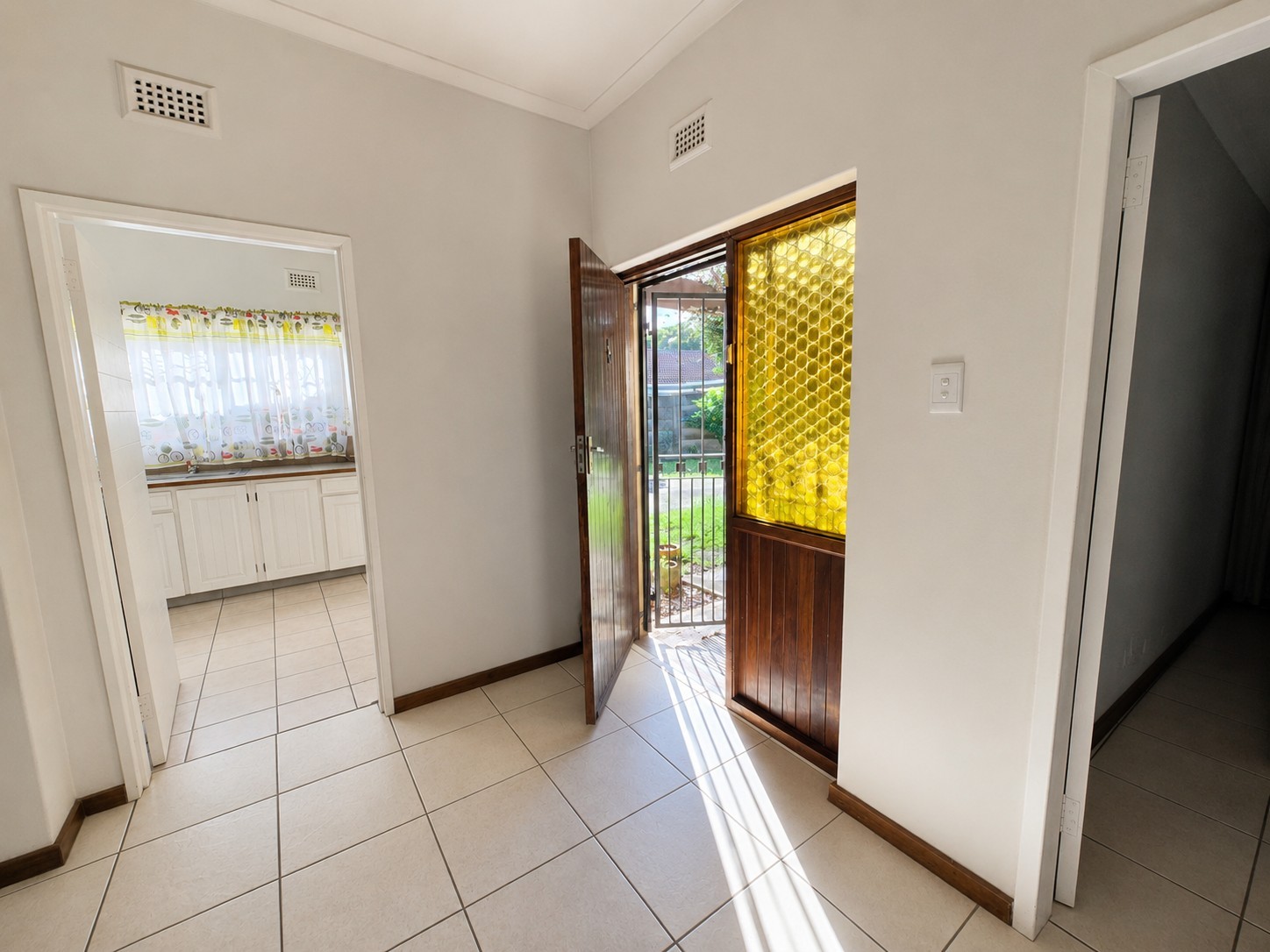 Loads of possibilities in this Meerensee home