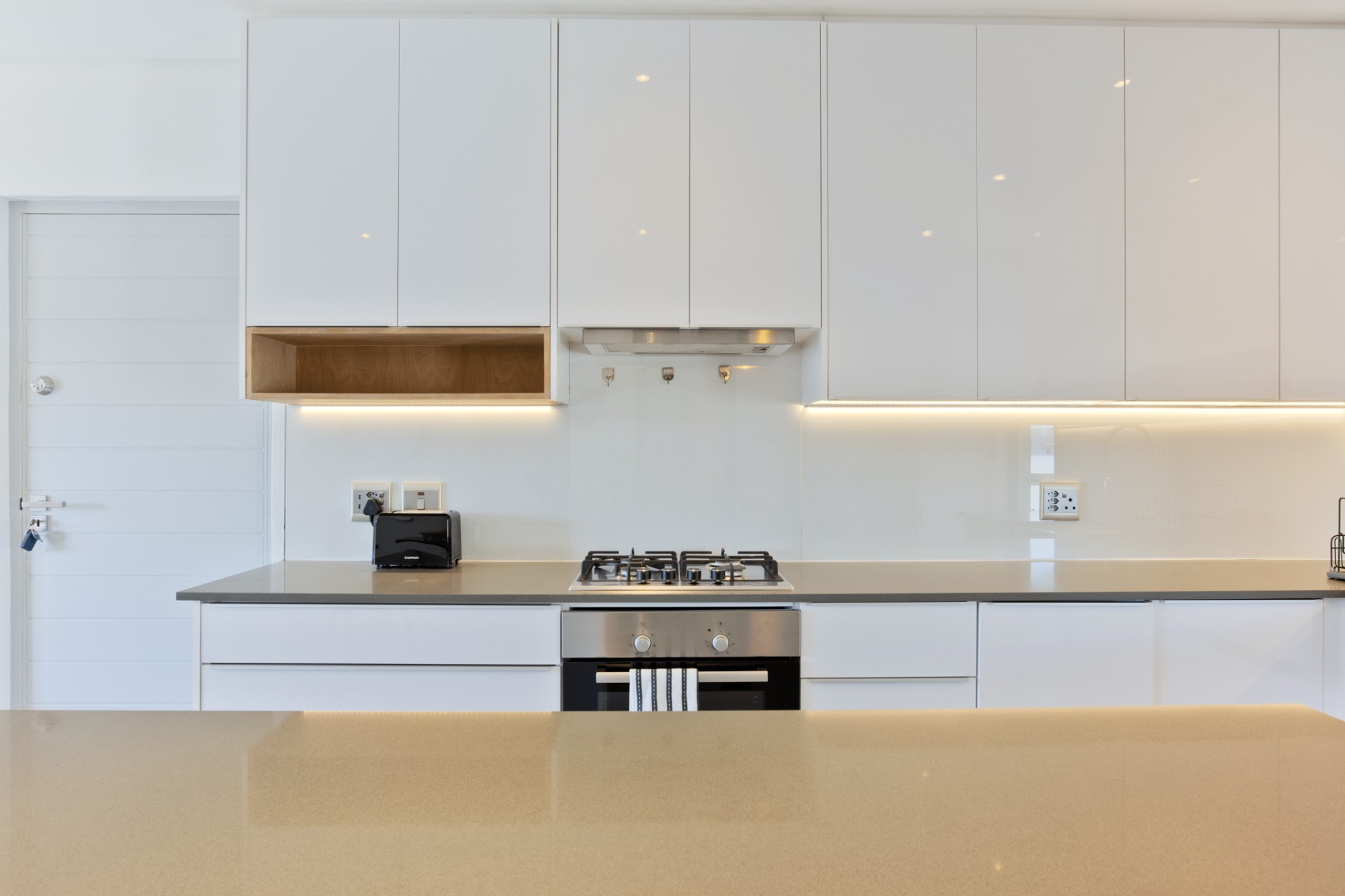 Apartment for rent in Table View, Blouberg, 90 m²