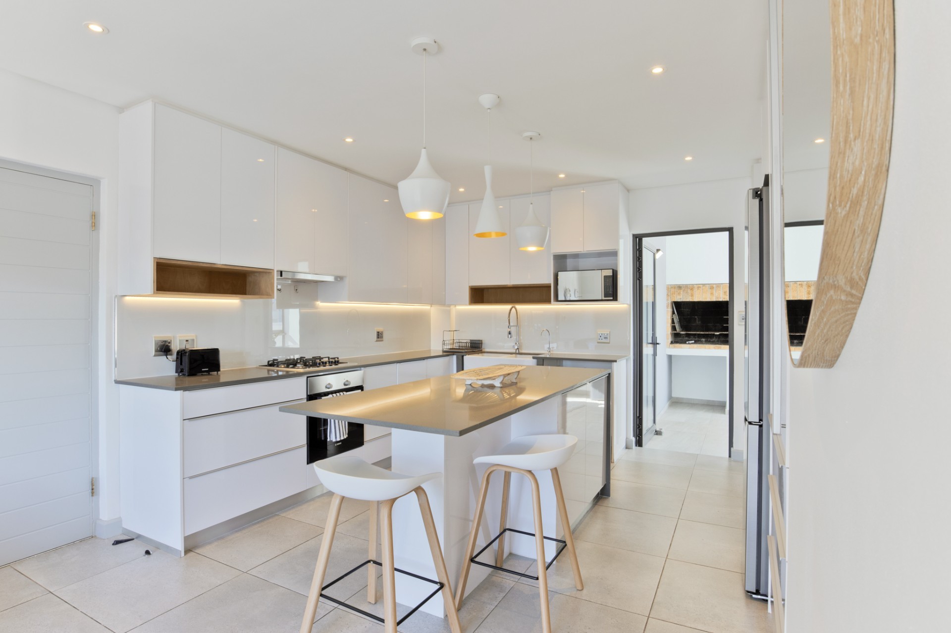 Apartment for rent in Table View, Blouberg, 90 m²
