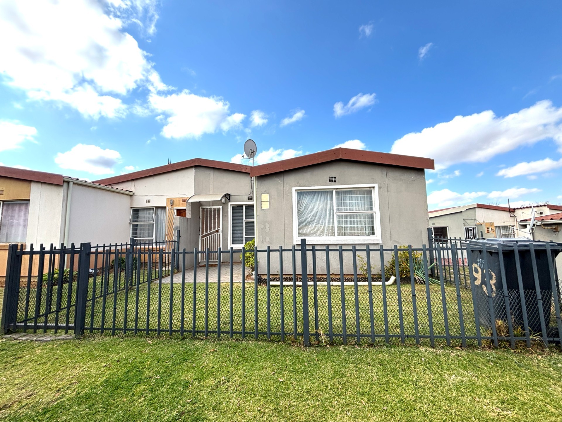 House For Sale in Ridgeway B, Johannesburg