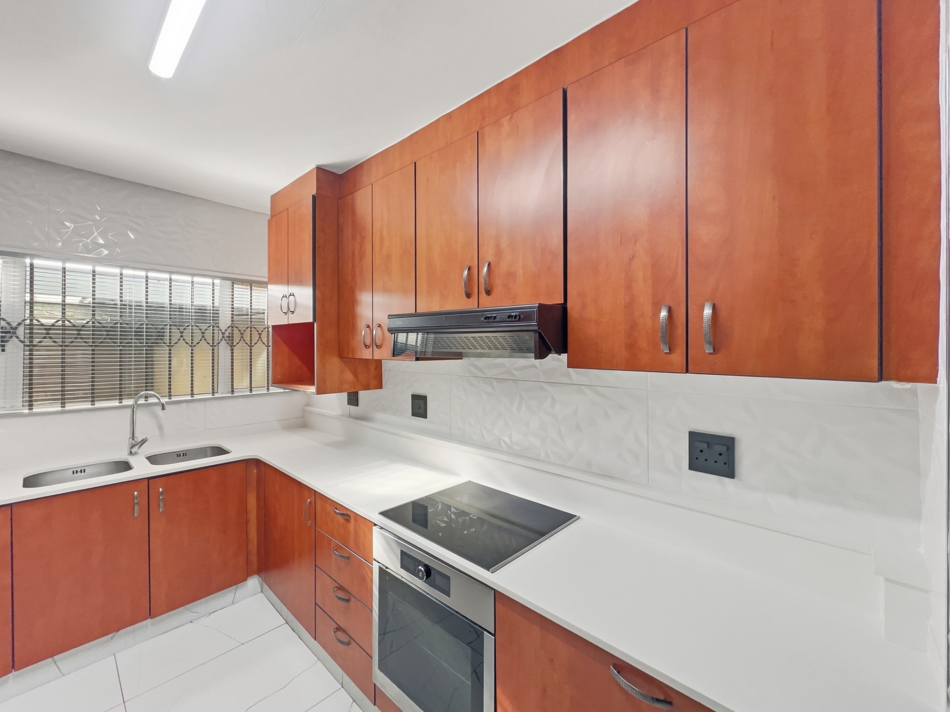 3 Bedroom Townhouse For Sale in Bluff, Durban, KwaZulu-Natal