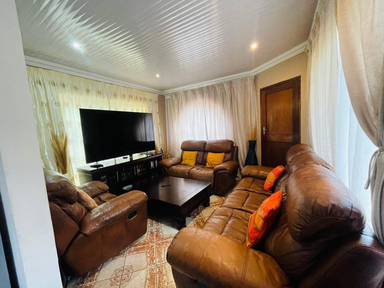 3 Bedroom House For Sale in TheresaPark, Pretoria